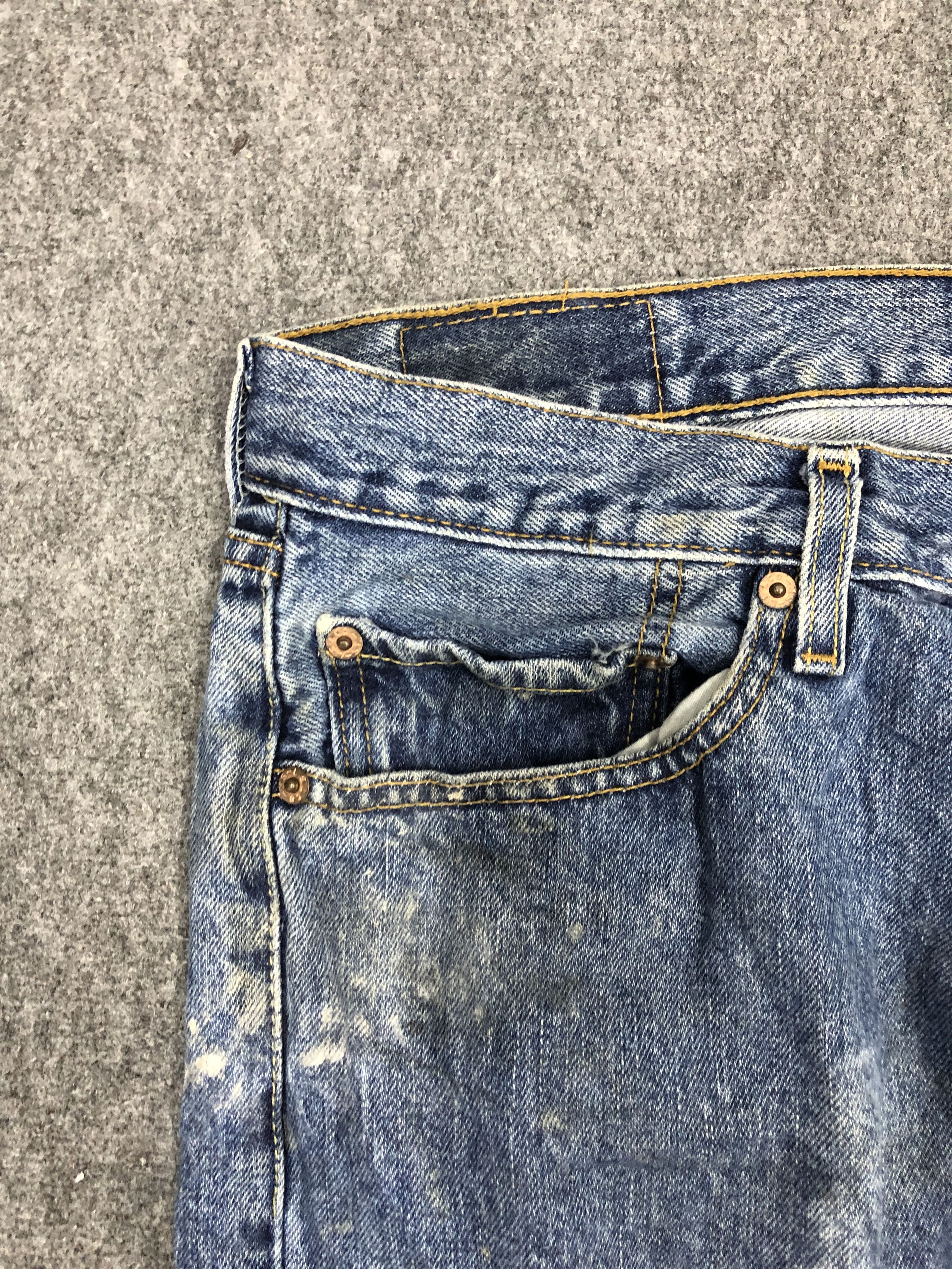 Levi's Vintage 90s Levis 501 Light Wash Dirty Jeans DP0976 Size US 36 / EU 52 - 9 Thumbnail