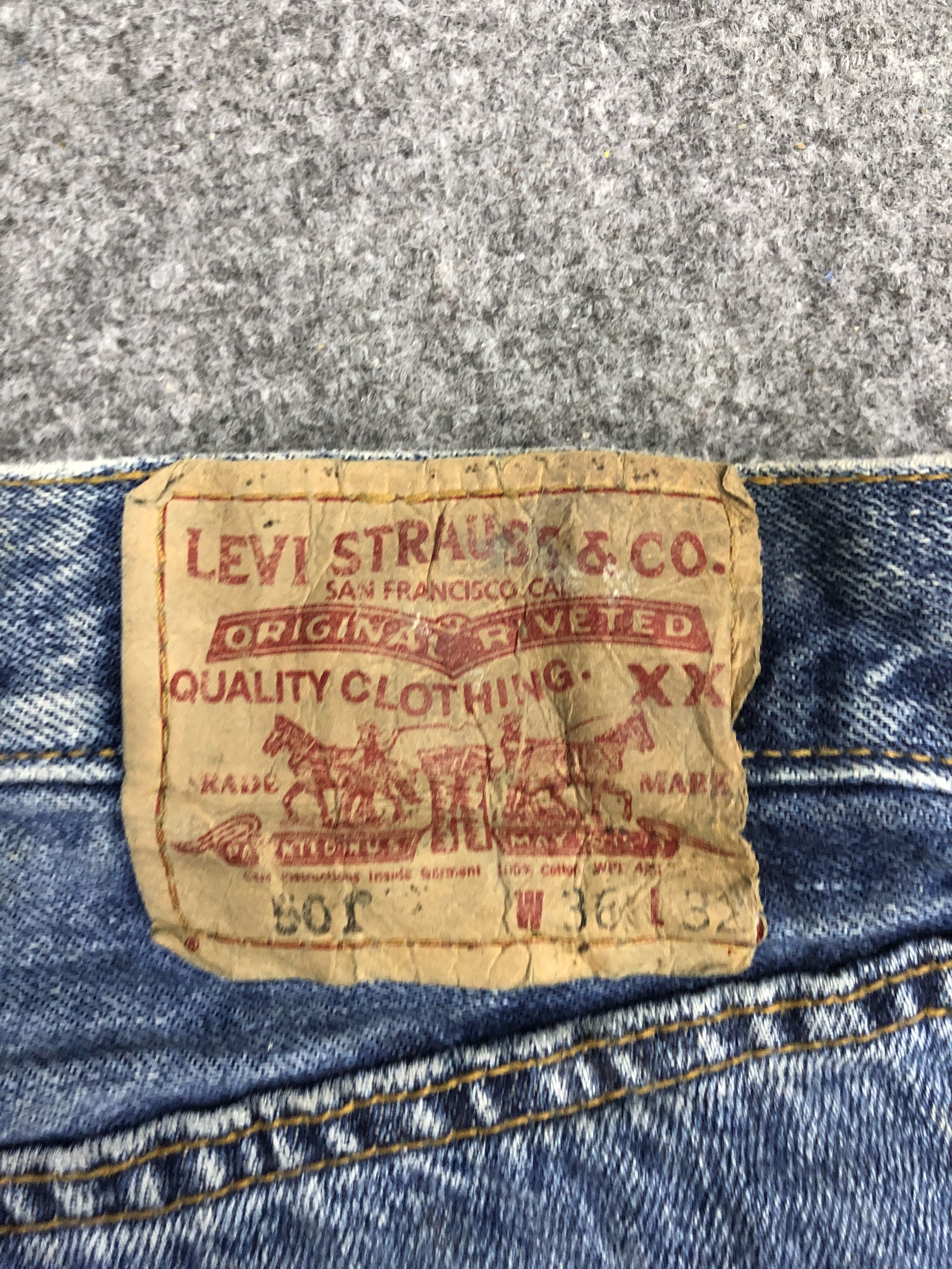 Levi's Vintage 90s Levis 501 Light Wash Dirty Jeans DP0976 Size US 36 / EU 52 - 5 Thumbnail