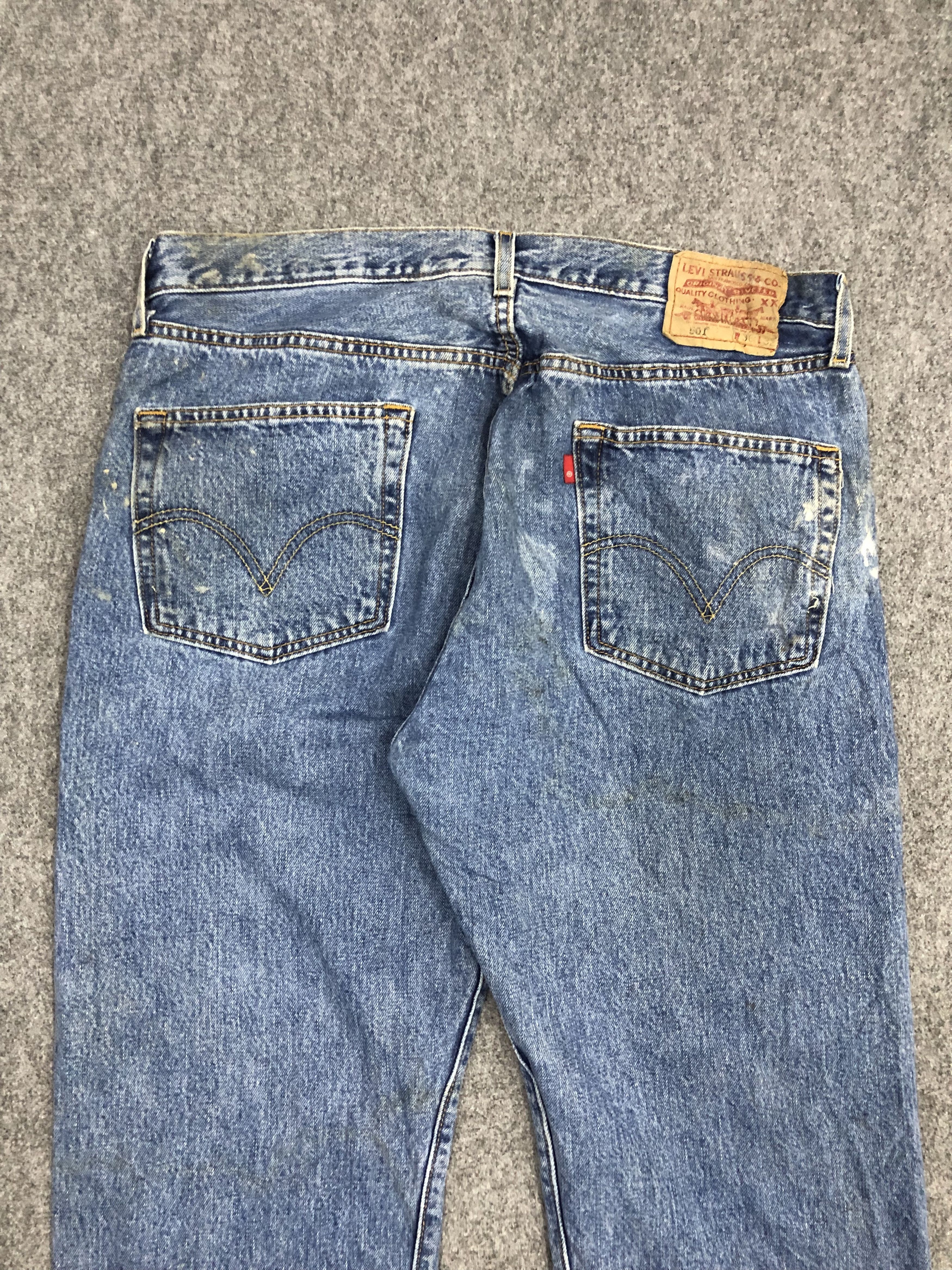 Levi's Vintage 90s Levis 501 Light Wash Dirty Jeans DP0976 Size US 36 / EU 52 - 4 Thumbnail