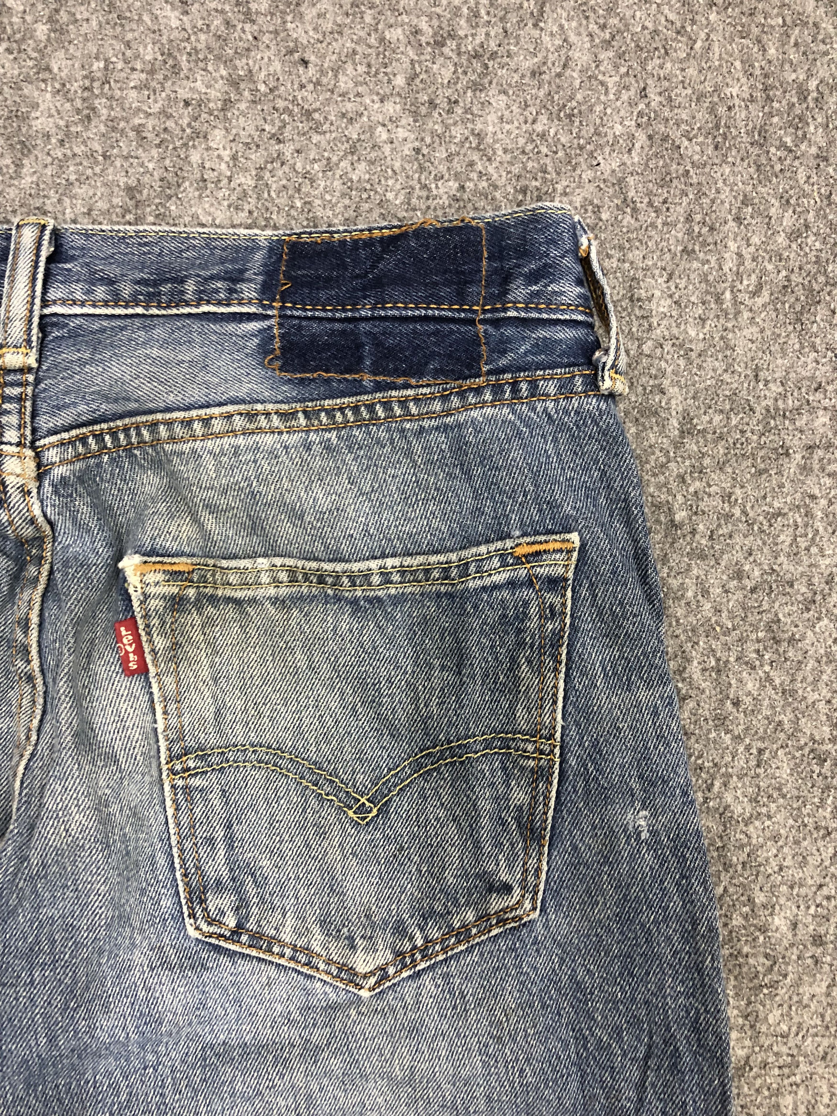 Levi's Vintage Levis 501 Light Wash Jeans DP0974 Size US 31 - 14 Thumbnail