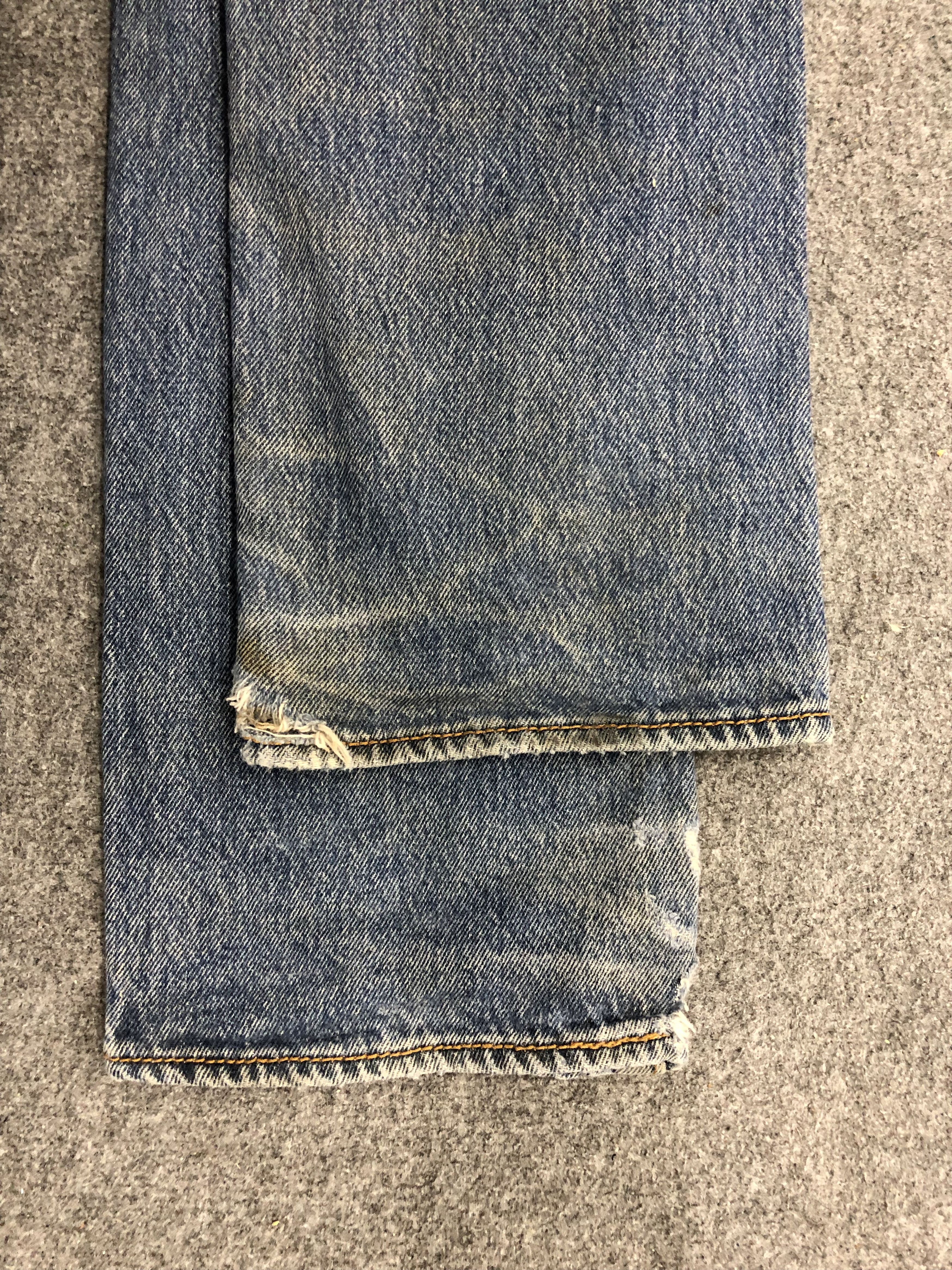 Levi's Vintage Levis 501 Light Wash Jeans DP0974 Size US 31 - 18 Thumbnail