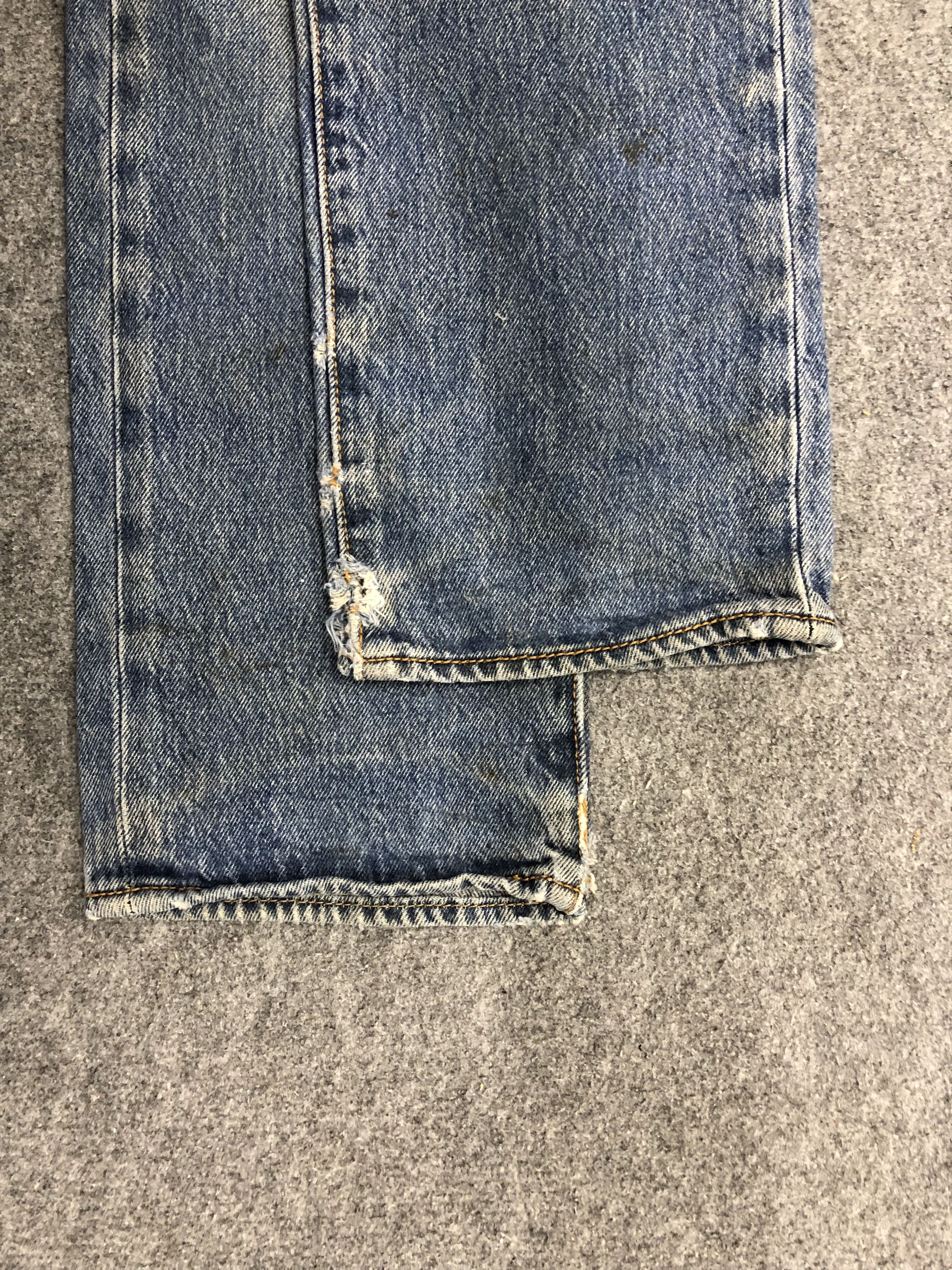 Levi's Vintage Levis 501 Light Wash Jeans DP0974 Size US 31 - 13 Thumbnail