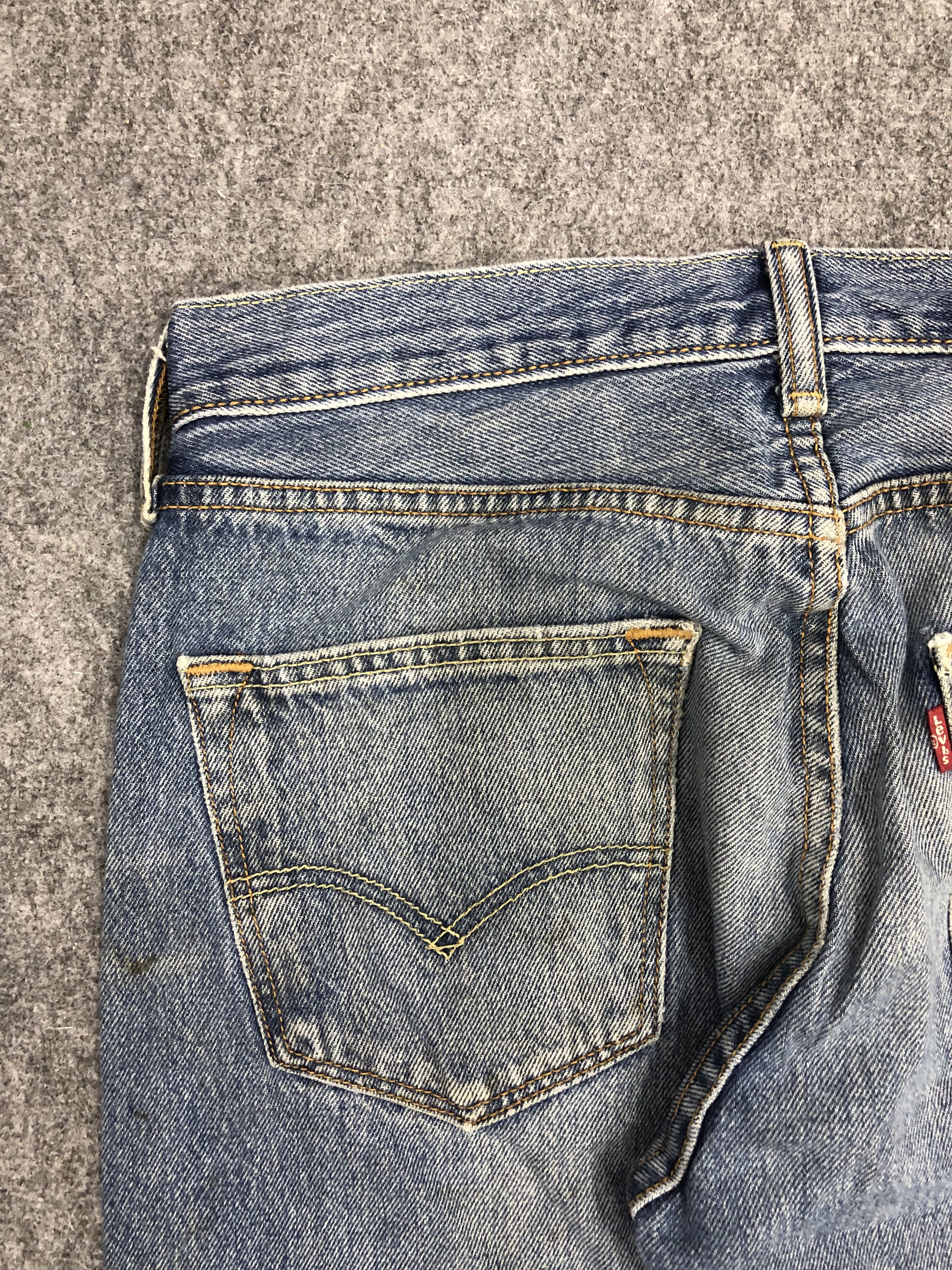 Levi's Vintage Levis 501 Light Wash Jeans DP0974 Size US 31 - 15 Thumbnail