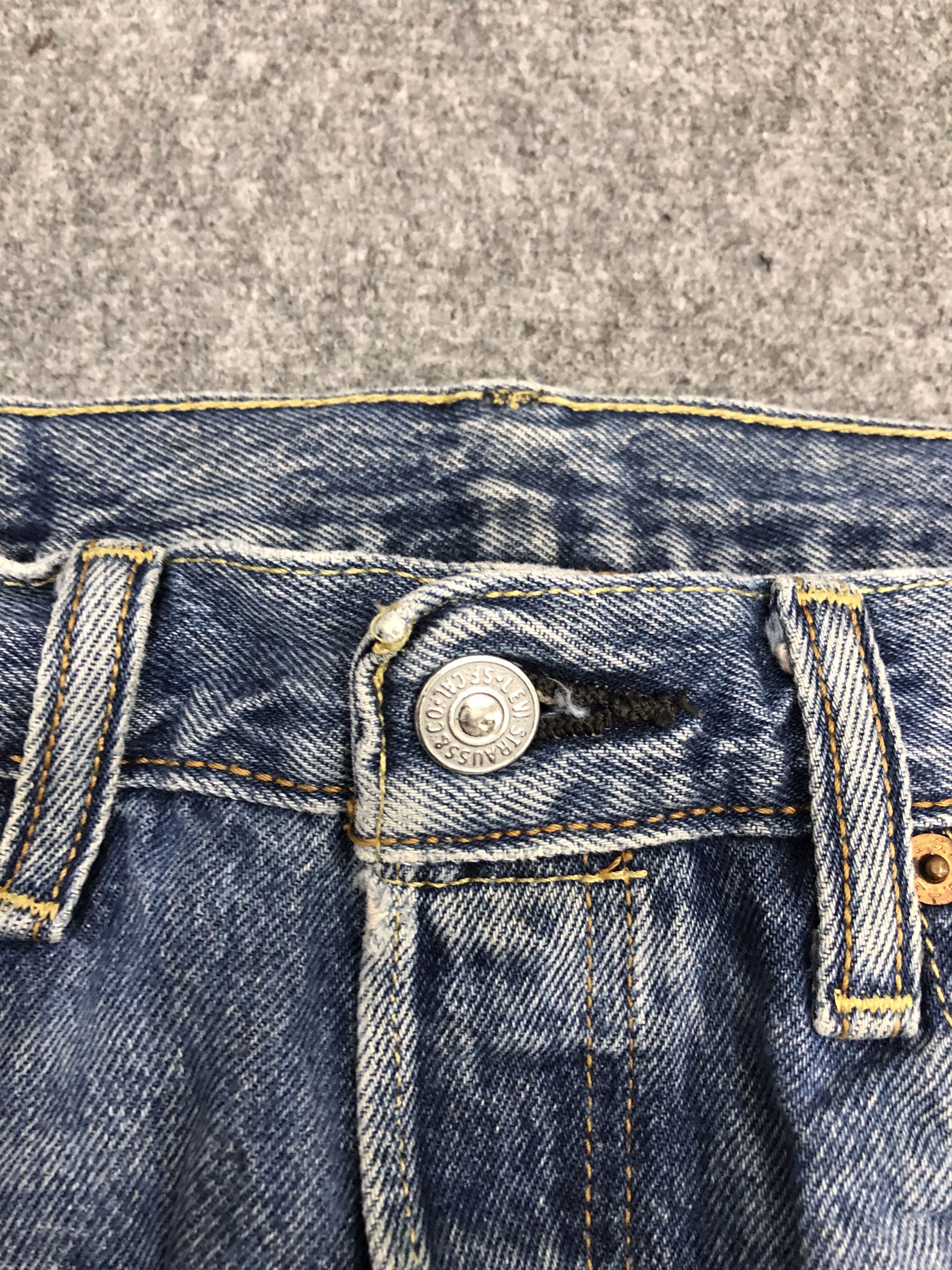 Levi's Vintage Levis 501 Light Wash Jeans DP0974 Size US 31 - 10 Thumbnail