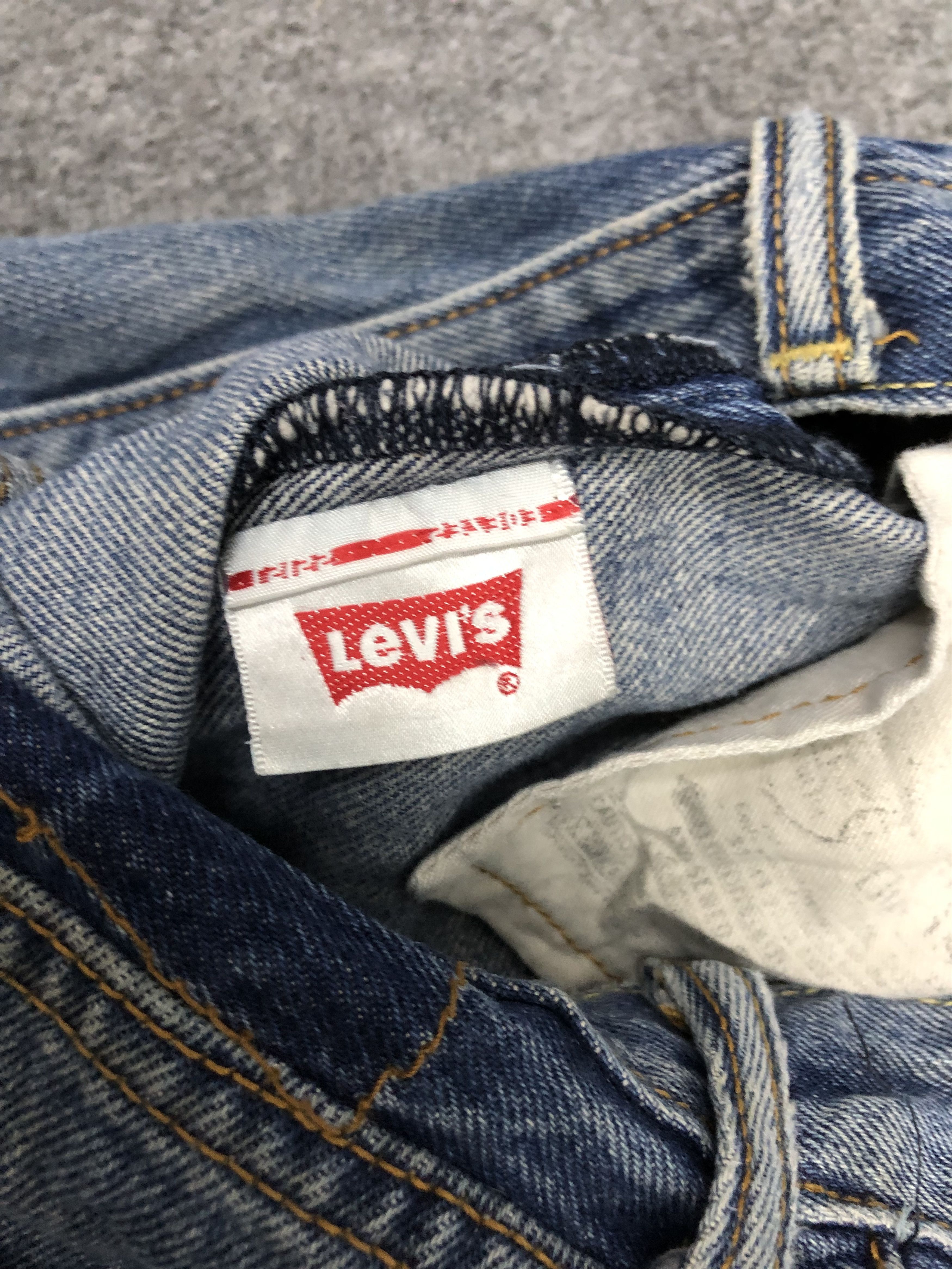 Levi's Vintage Levis 501 Light Wash Jeans DP0974 Size US 31 - 5 Thumbnail