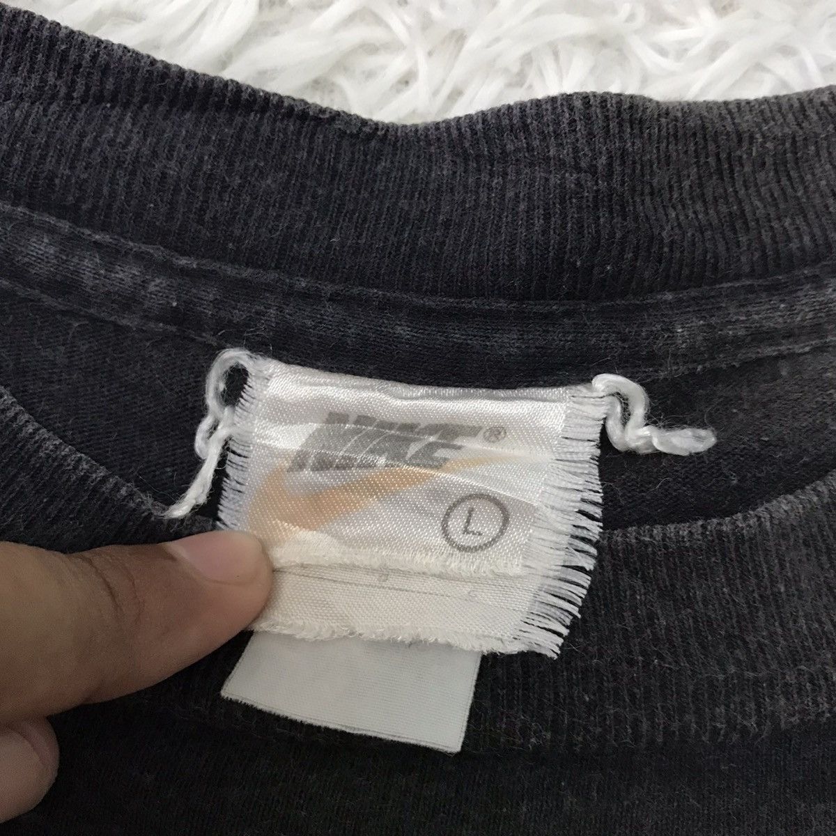 Nike 💥Steals💥Vtg 90s Faded Nike Tee Made in Usa Size US L / EU 52-54 / 3 - 14 Thumbnail
