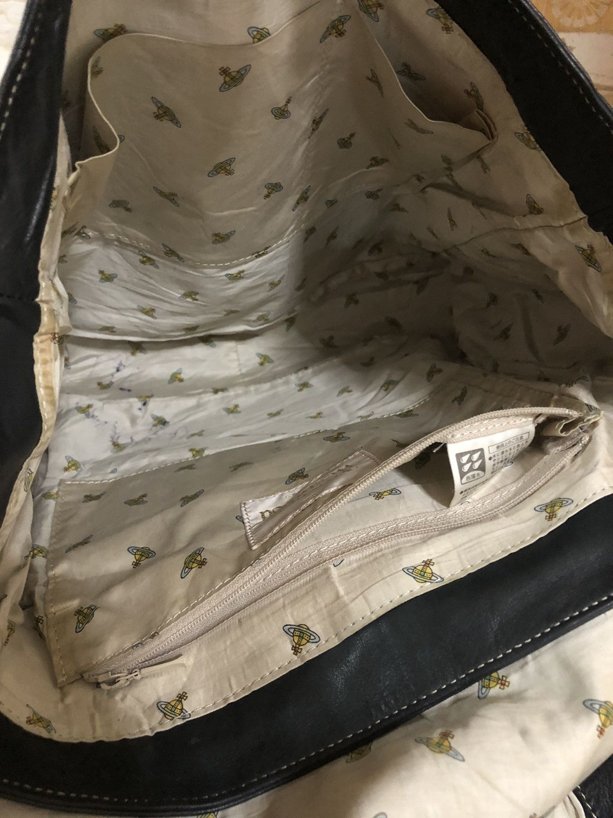 Japanese Brand × Leather × Vivienne Westwood Vivienne Westwood Leather Sling Bag Size ONE SIZE - 15 Thumbnail