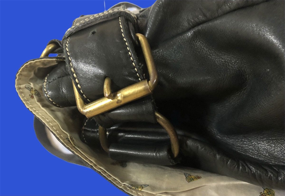 Japanese Brand × Leather × Vivienne Westwood Vivienne Westwood Leather Sling Bag Size ONE SIZE - 6 Thumbnail