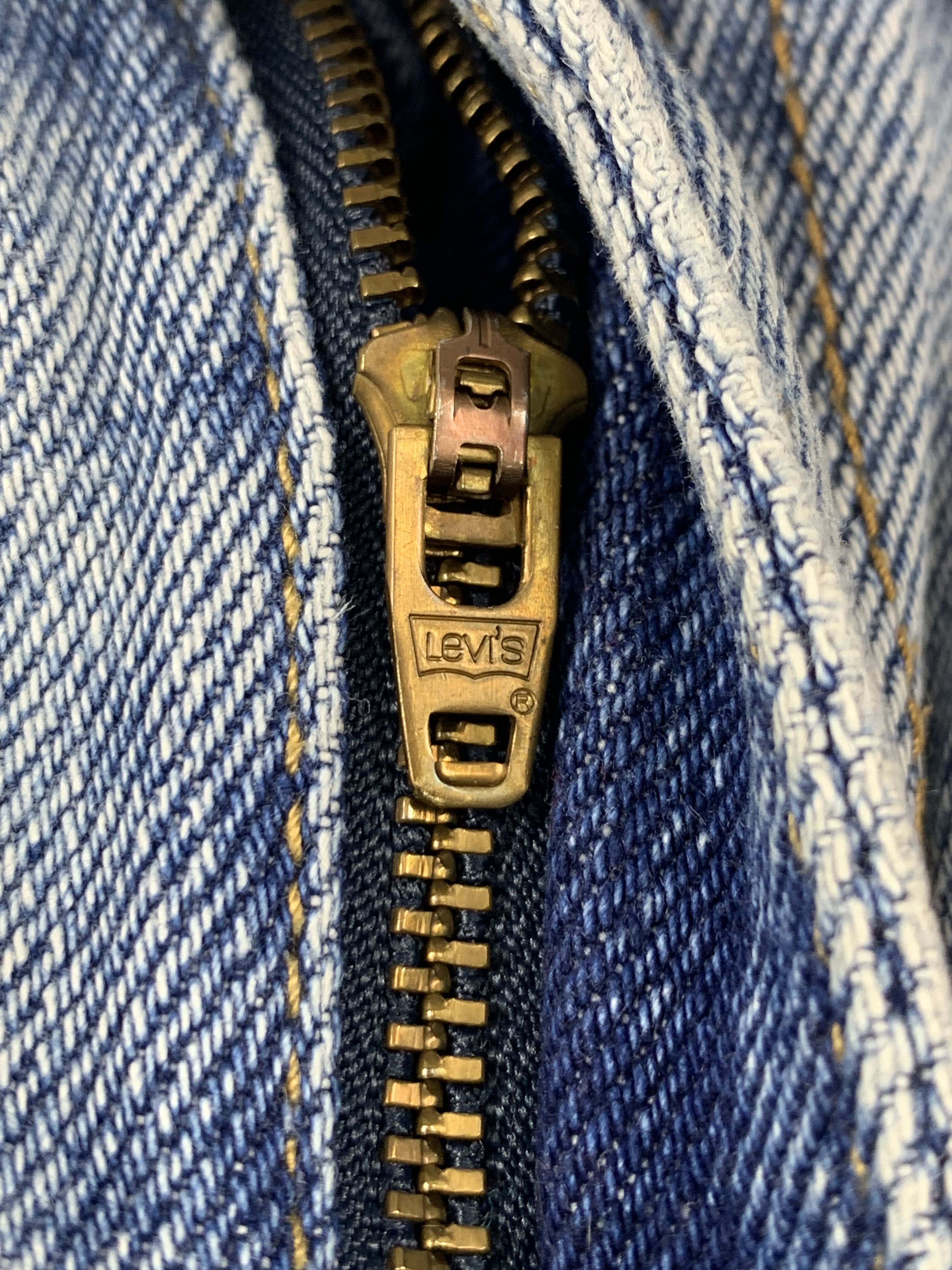 Levi's Vintage Levis 505 Light Wash Jeans DP2074 Size US 31 - 12 Thumbnail