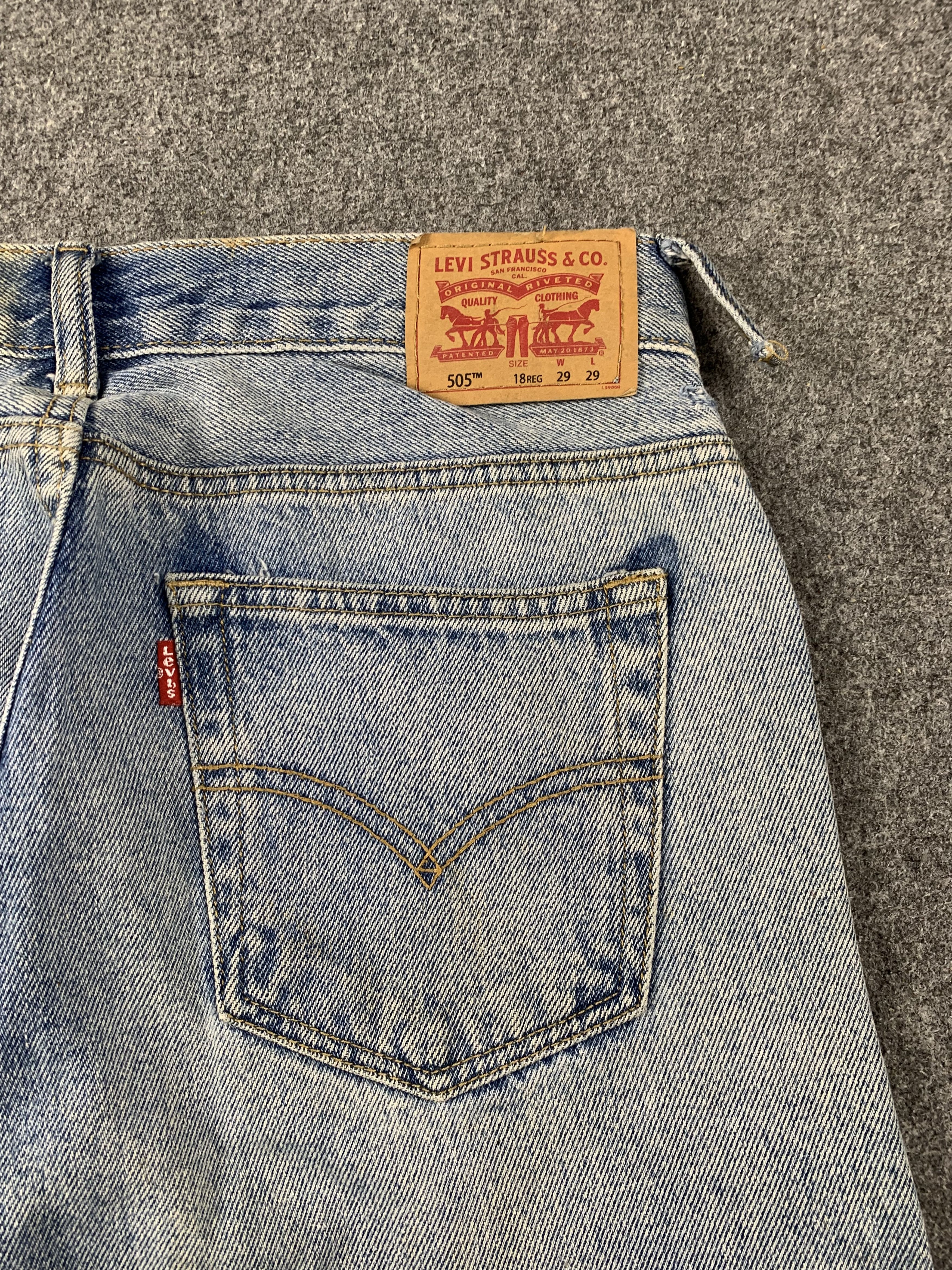 Levi's Vintage Levis 505 Light Wash Jeans DP2074 Size US 31 - 16 Thumbnail