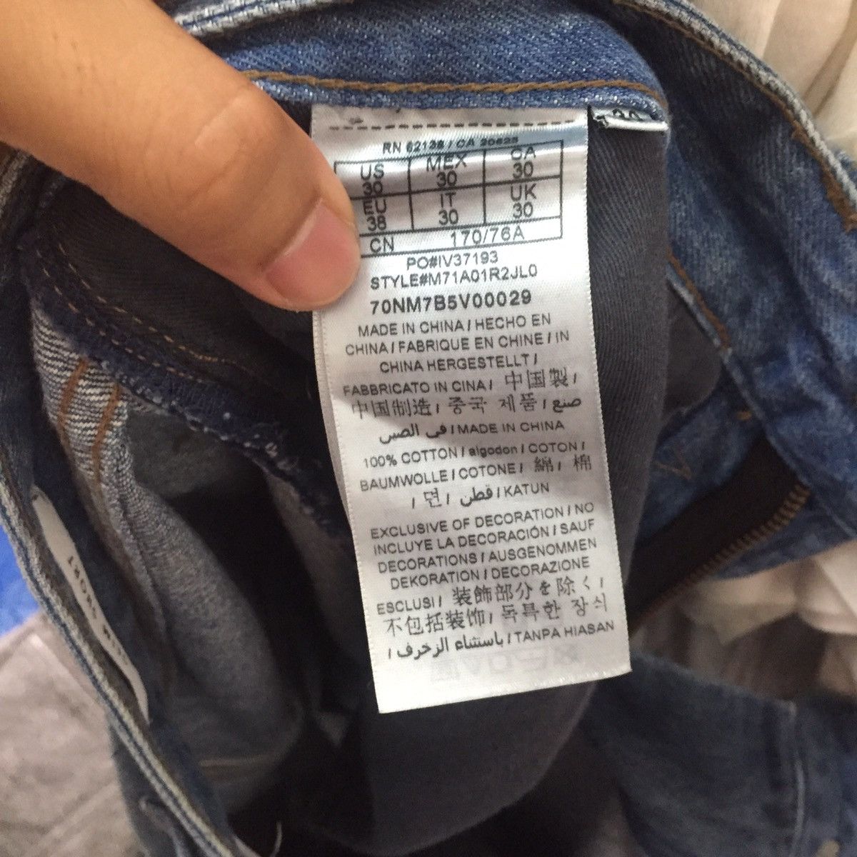 Guess Distressed Short Pants