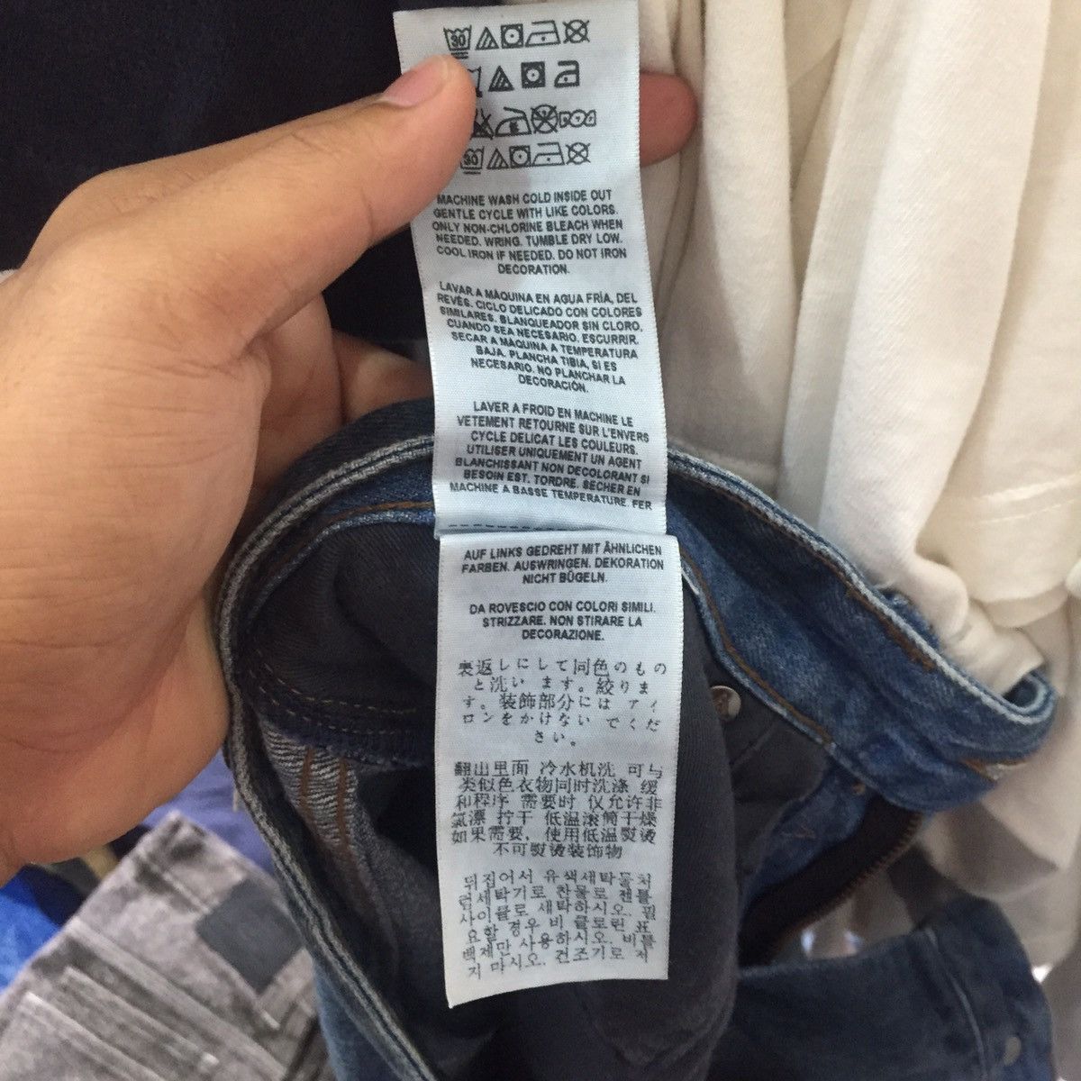 Guess Distressed Short Pants