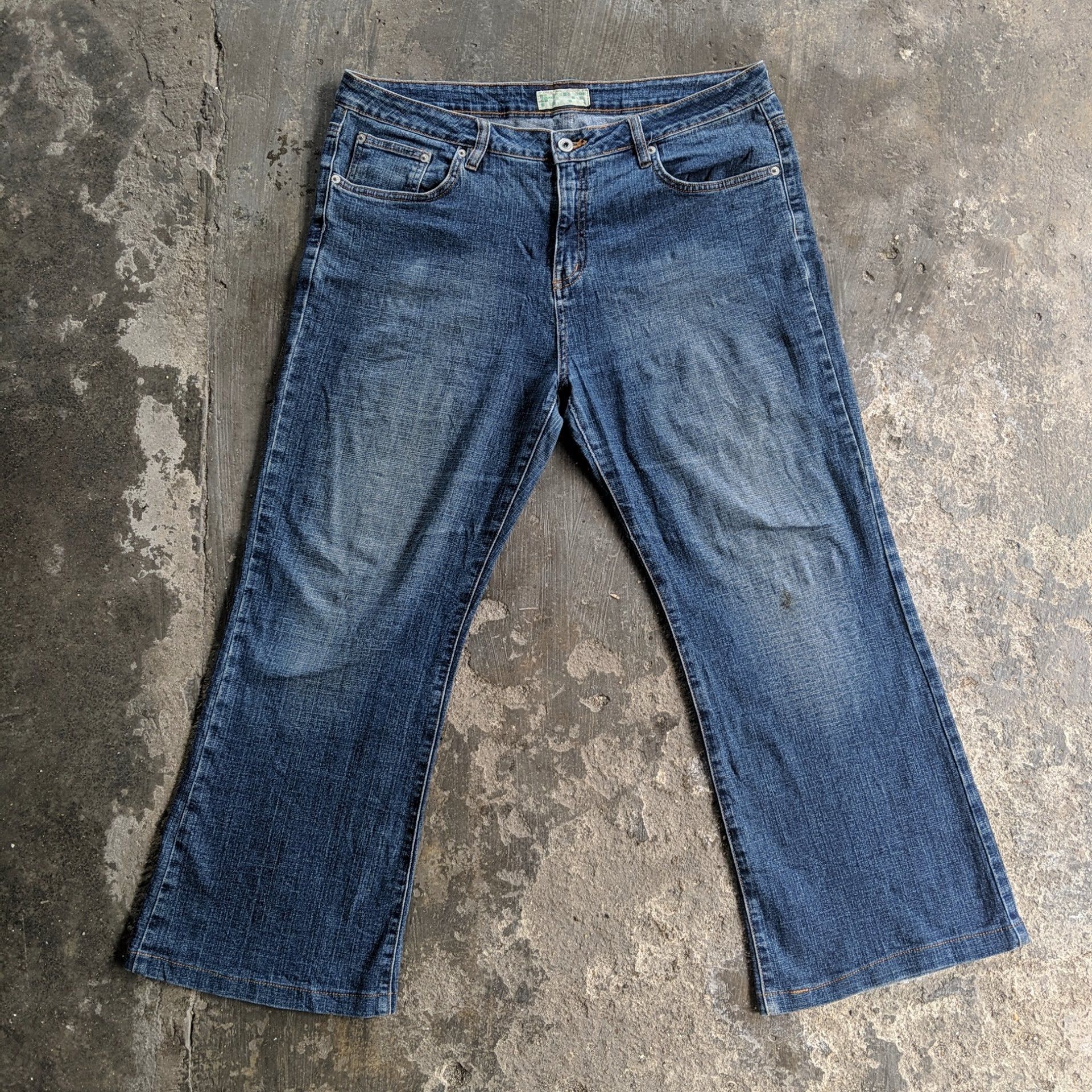 Japanese Brand Vintage Jinnee Flare Boot Cut Faded Denim Jeans Pants W37 Size US 37 - 1 Thumbnail