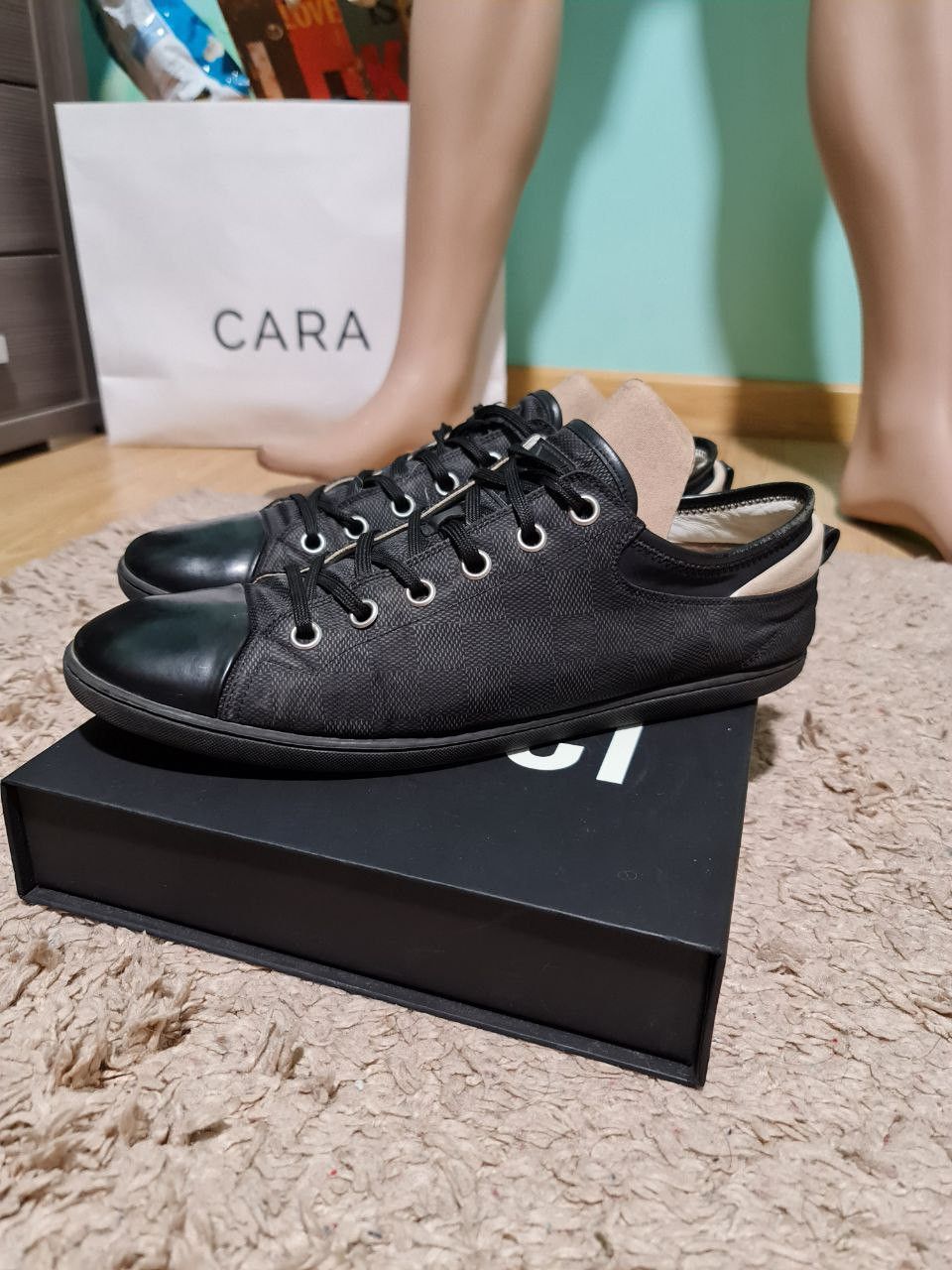LOUIS VUITTON Calfskin Mens Zig Zag Sneakers 8 Black Gold