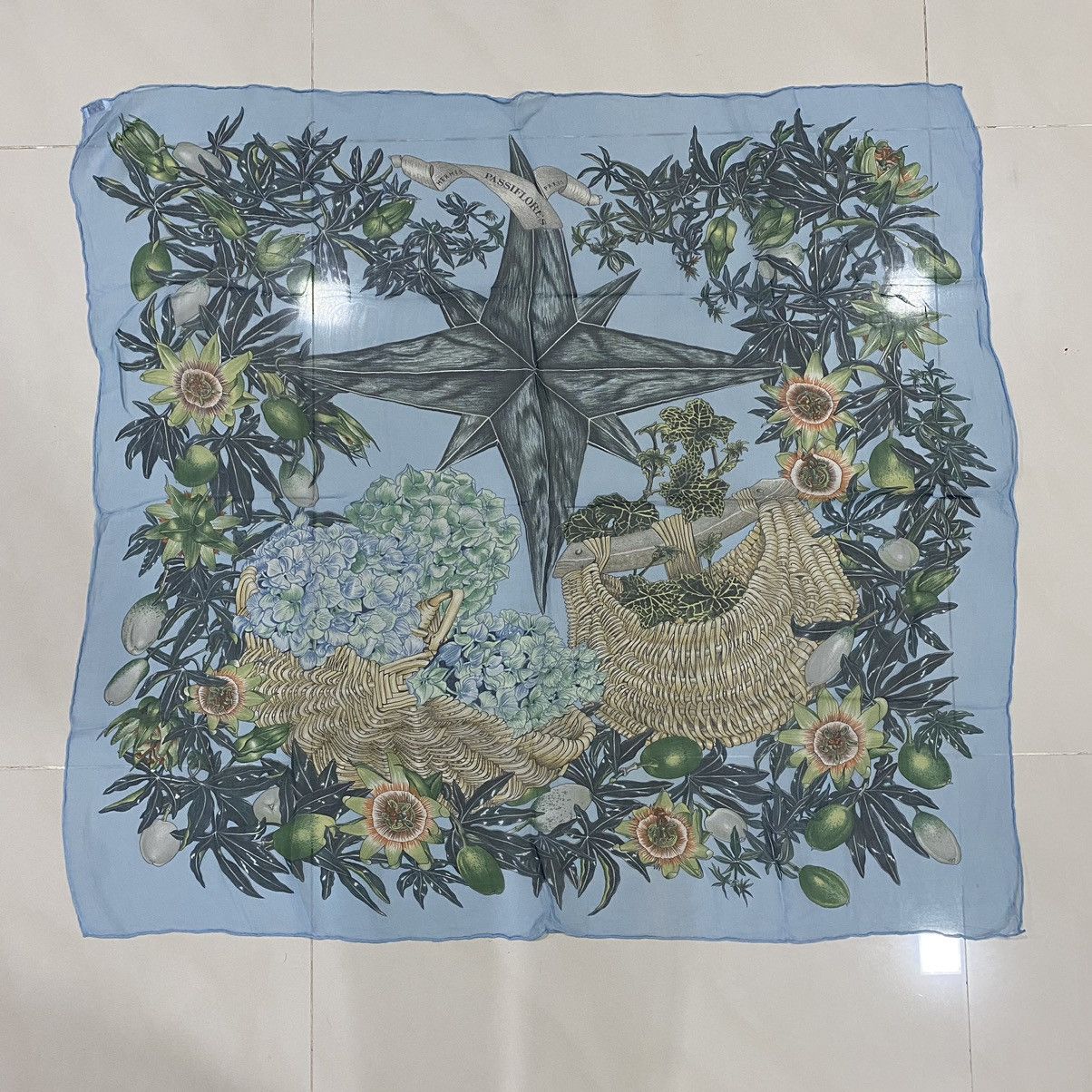 Vintage vintage 1996 hermes passiflores silk scarf Size ONE SIZE - 1 Thumbnail