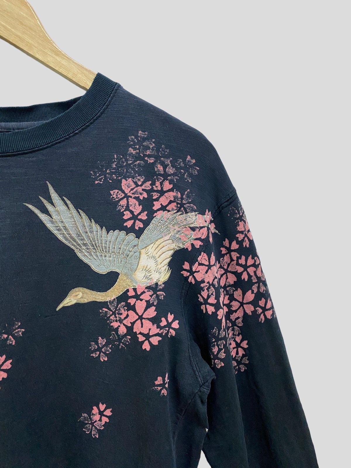 Japanese Brand Vintage Japanese Traditional 🦅 Design Distressed Tshirt Size US S / EU 44-46 / 1 - 5 Thumbnail