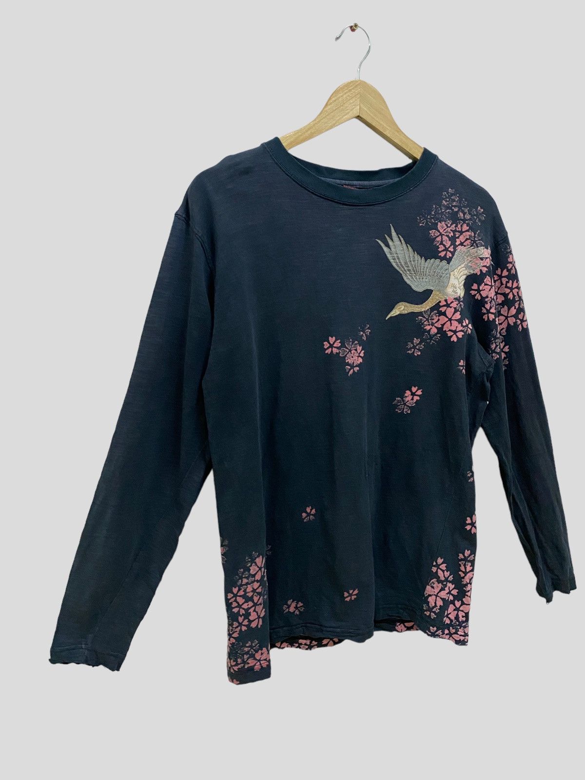 Japanese Brand Vintage Japanese Traditional 🦅 Design Distressed Tshirt Size US S / EU 44-46 / 1 - 3 Thumbnail