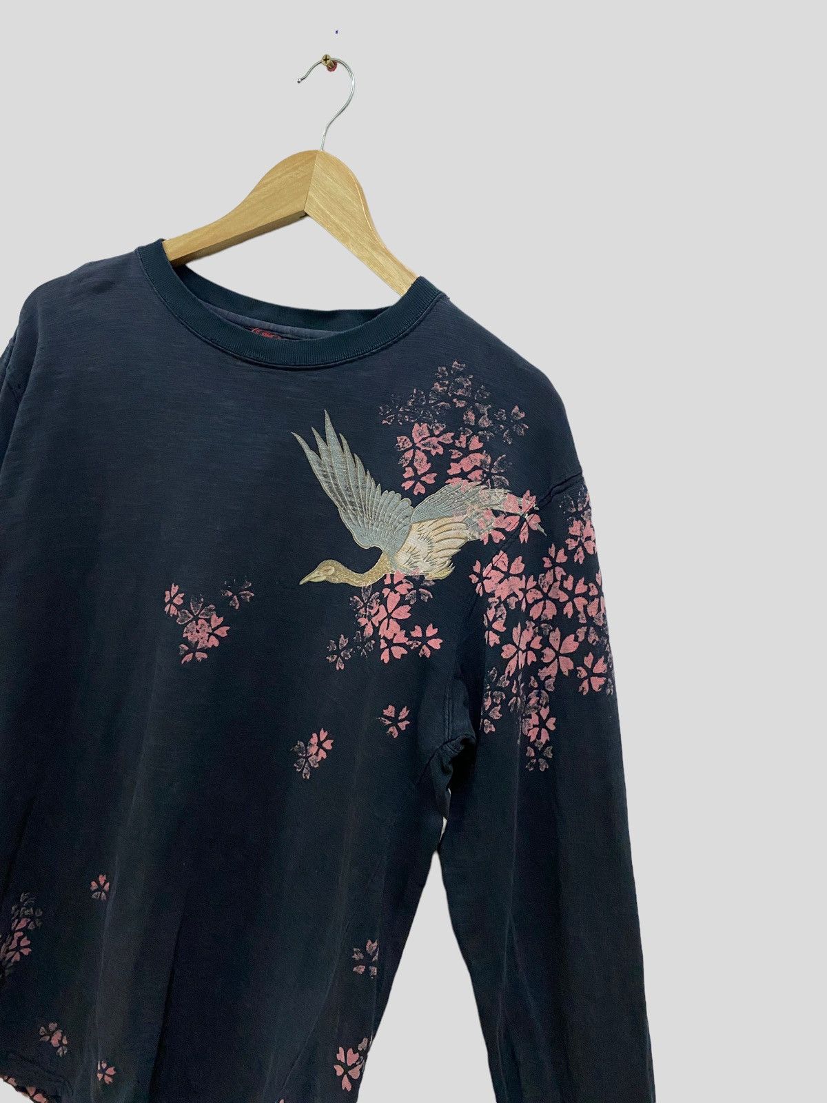 Japanese Brand Vintage Japanese Traditional 🦅 Design Distressed Tshirt Size US S / EU 44-46 / 1 - 4 Thumbnail