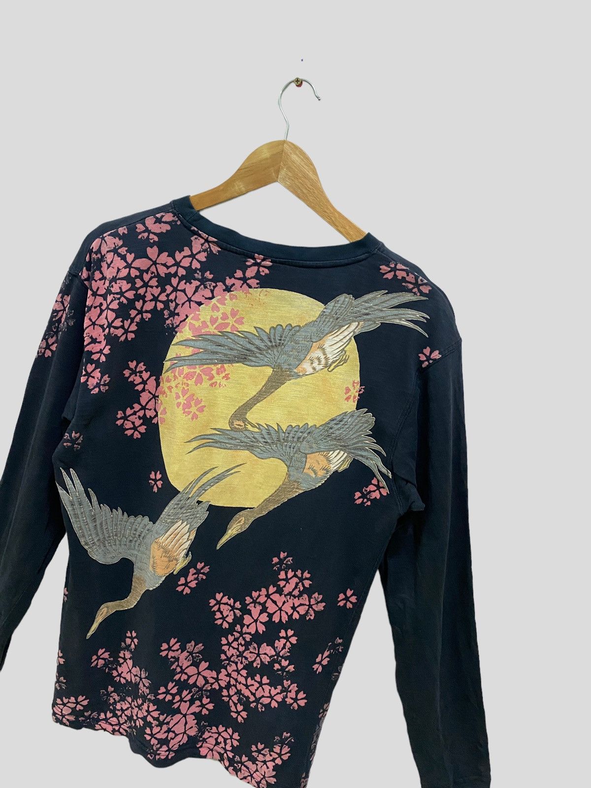 Japanese Brand Vintage Japanese Traditional 🦅 Design Distressed Tshirt Size US S / EU 44-46 / 1 - 10 Thumbnail