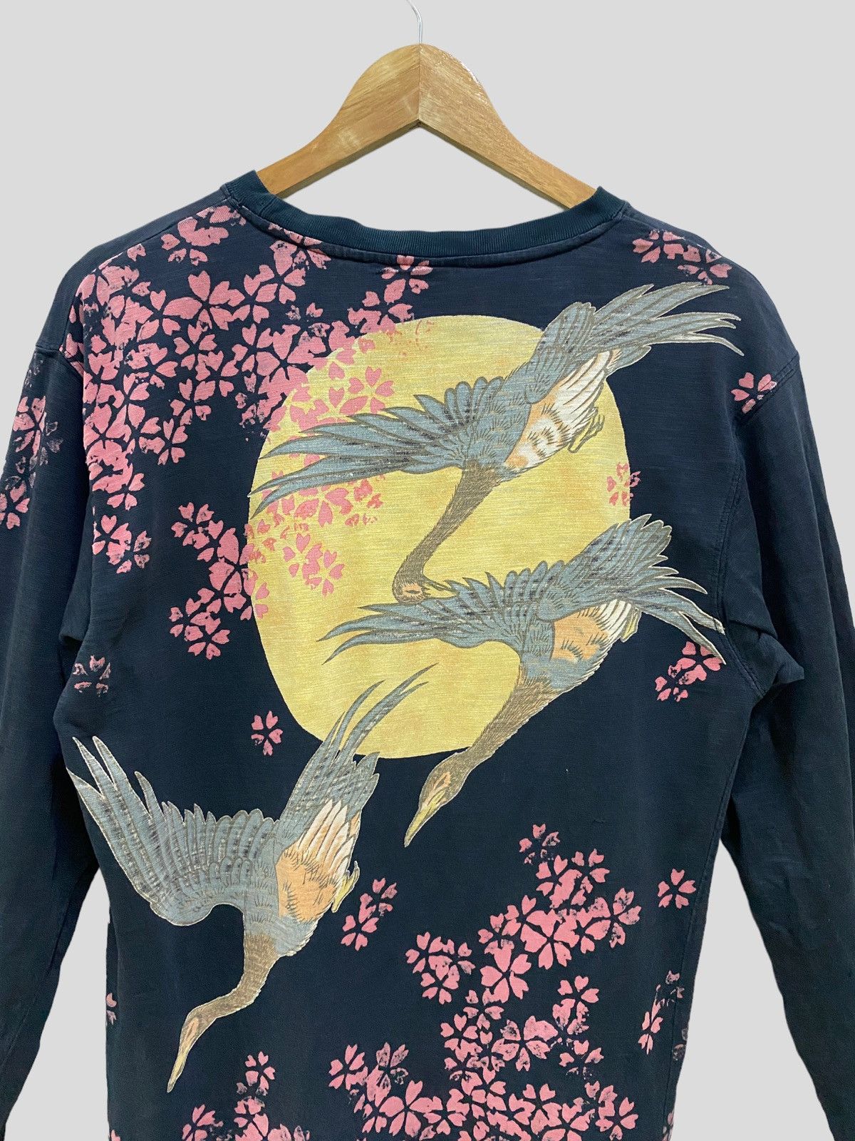 Japanese Brand Vintage Japanese Traditional 🦅 Design Distressed Tshirt Size US S / EU 44-46 / 1 - 9 Thumbnail
