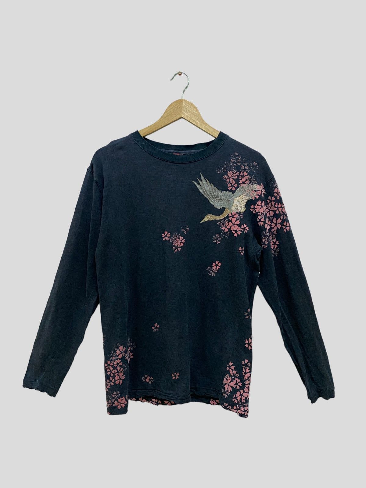 Japanese Brand Vintage Japanese Traditional 🦅 Design Distressed Tshirt Size US S / EU 44-46 / 1 - 2 Thumbnail
