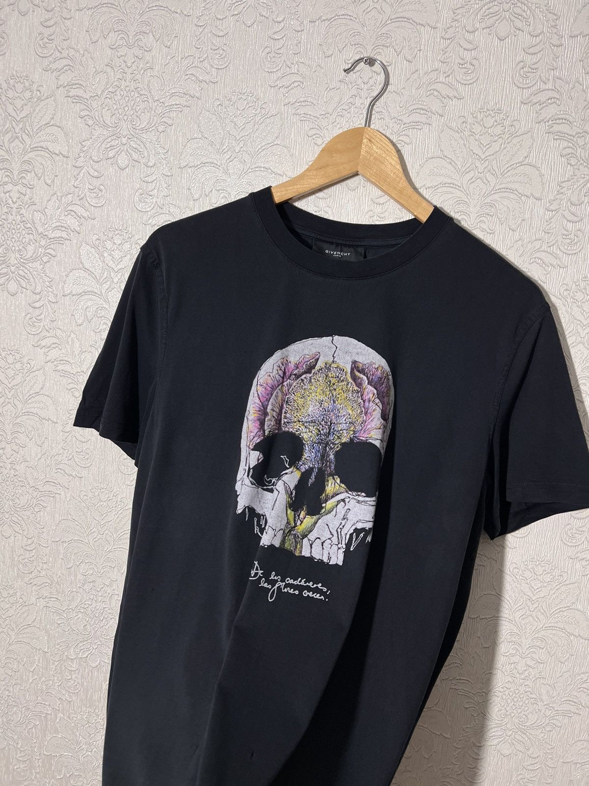 Givenchy Givenchy Vintage skeleton T shirt Size US M / EU 48-50 / 2 - 4 Thumbnail