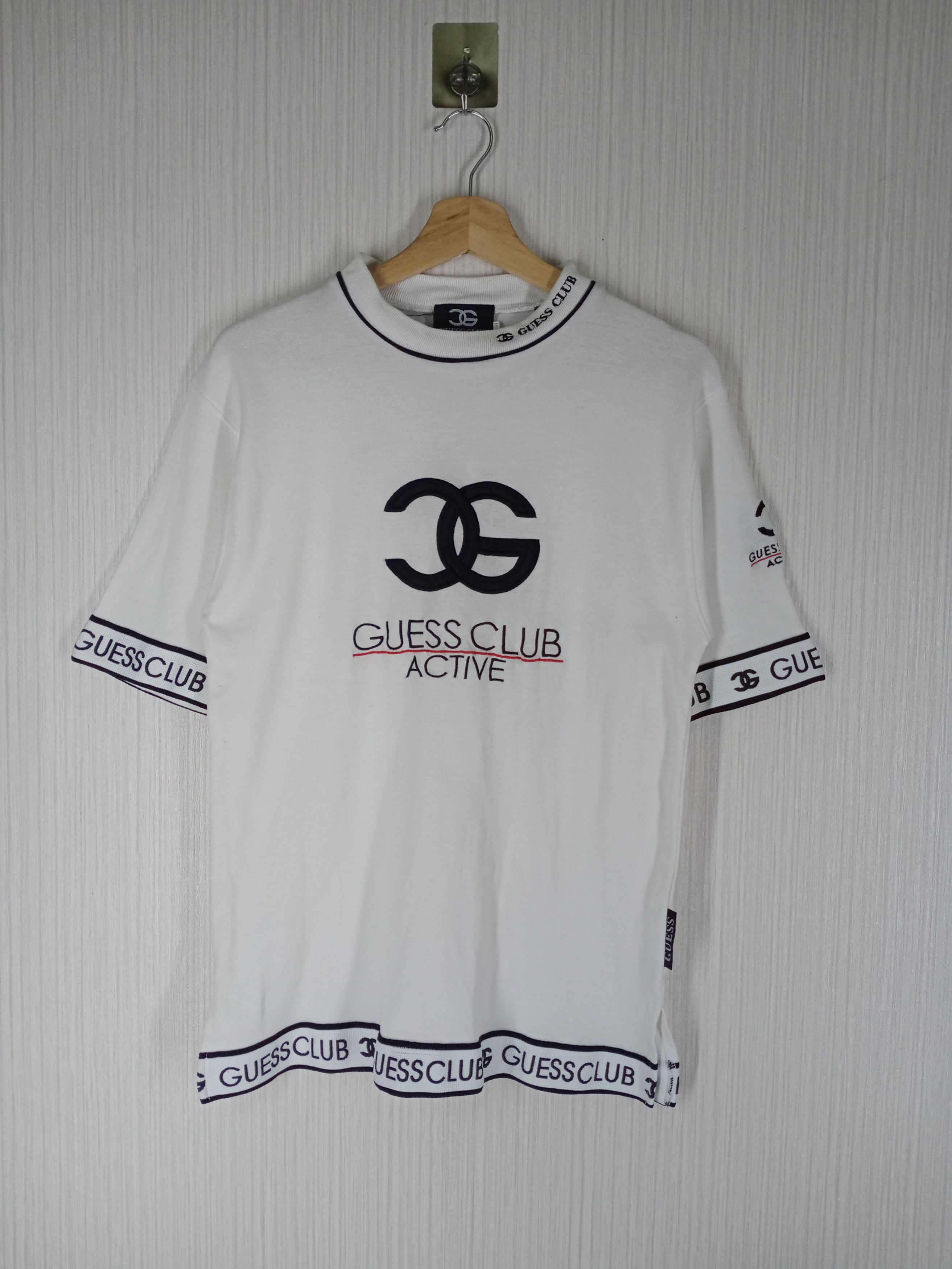 Guess × Vintage Rare Vintage Guess Club Active Big Logo Tshirt Size US M / EU 48-50 / 2 - 1 Thumbnail
