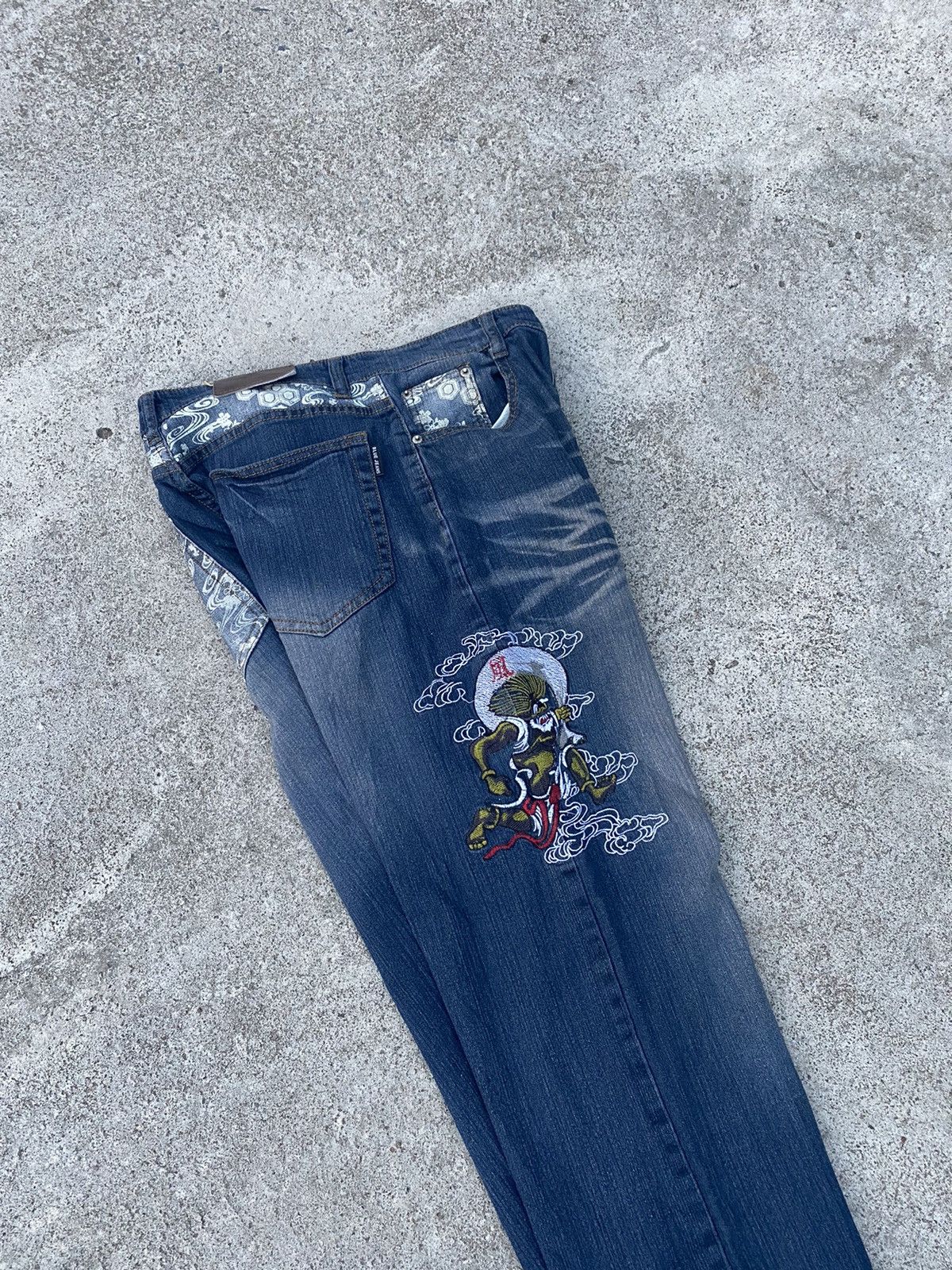 20471120 💸BINDINGOFFER💸Infinity Satan Japan Sakura Embordierd Jeans Size US 32 / EU 48 - 7 Thumbnail