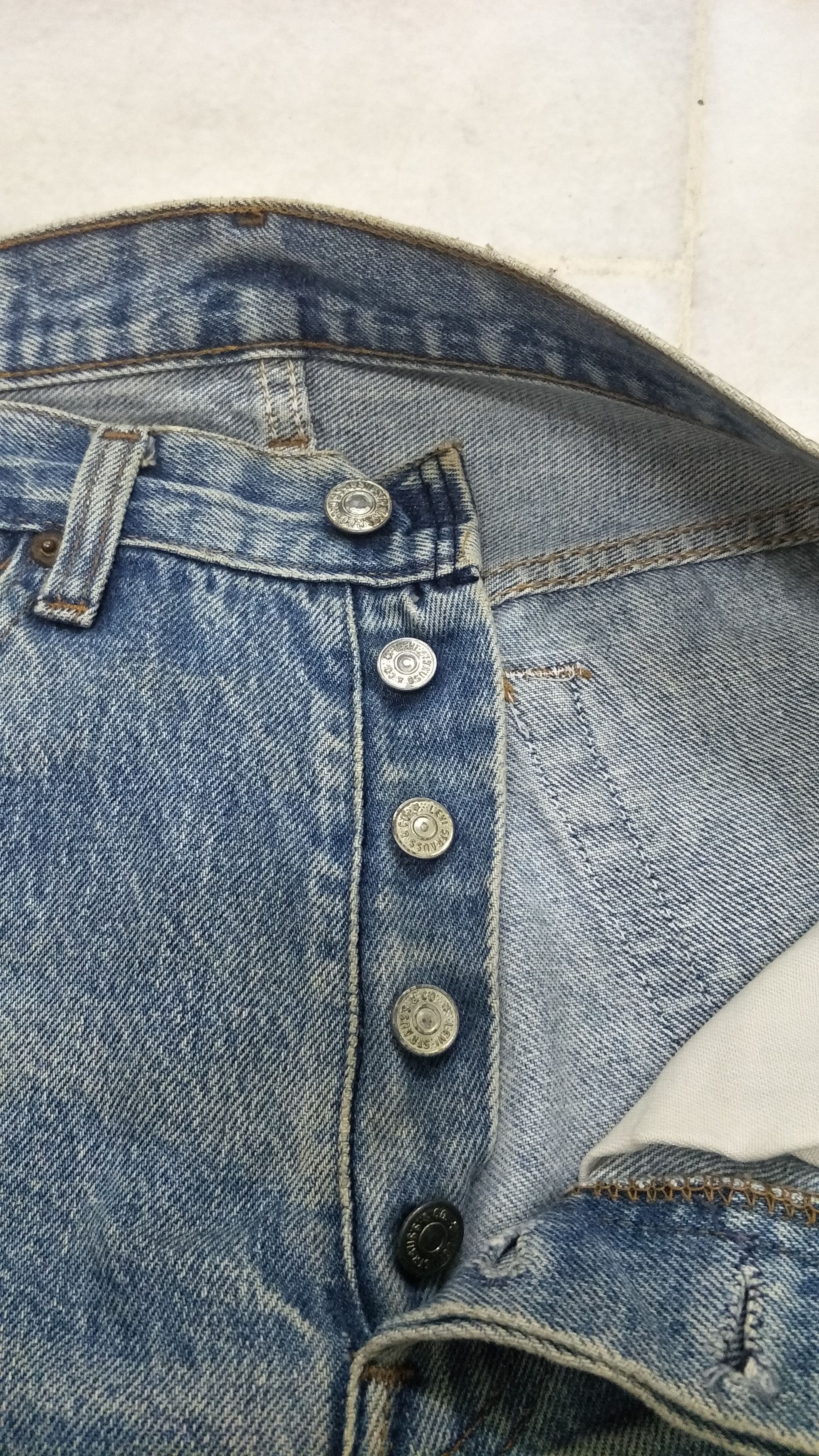 Levi's × Vintage VINTAGE LEVIS 501 DISTRESSED DENIM Size US 29 - 7 Thumbnail