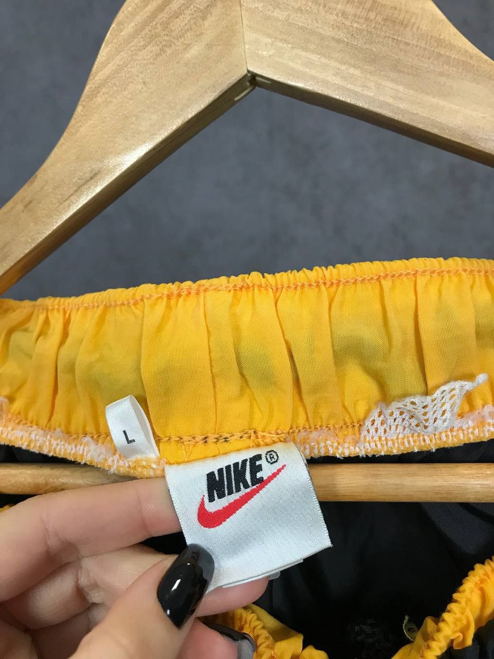 Nike × Vintage Nike swoosh streetwear vintage nylon shorts Size US 34 / EU 50 - 4 Thumbnail