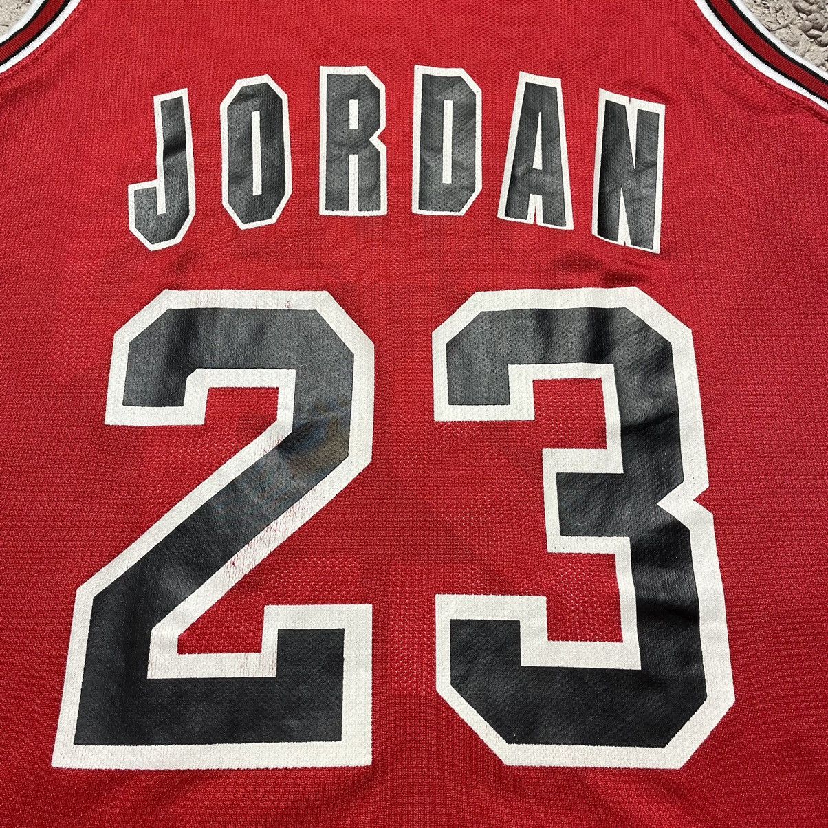 NBA × Vintage Vintage Champion Bulls Jordan 23 Jersey Size US S / EU 44-46 / 1 - 6 Thumbnail