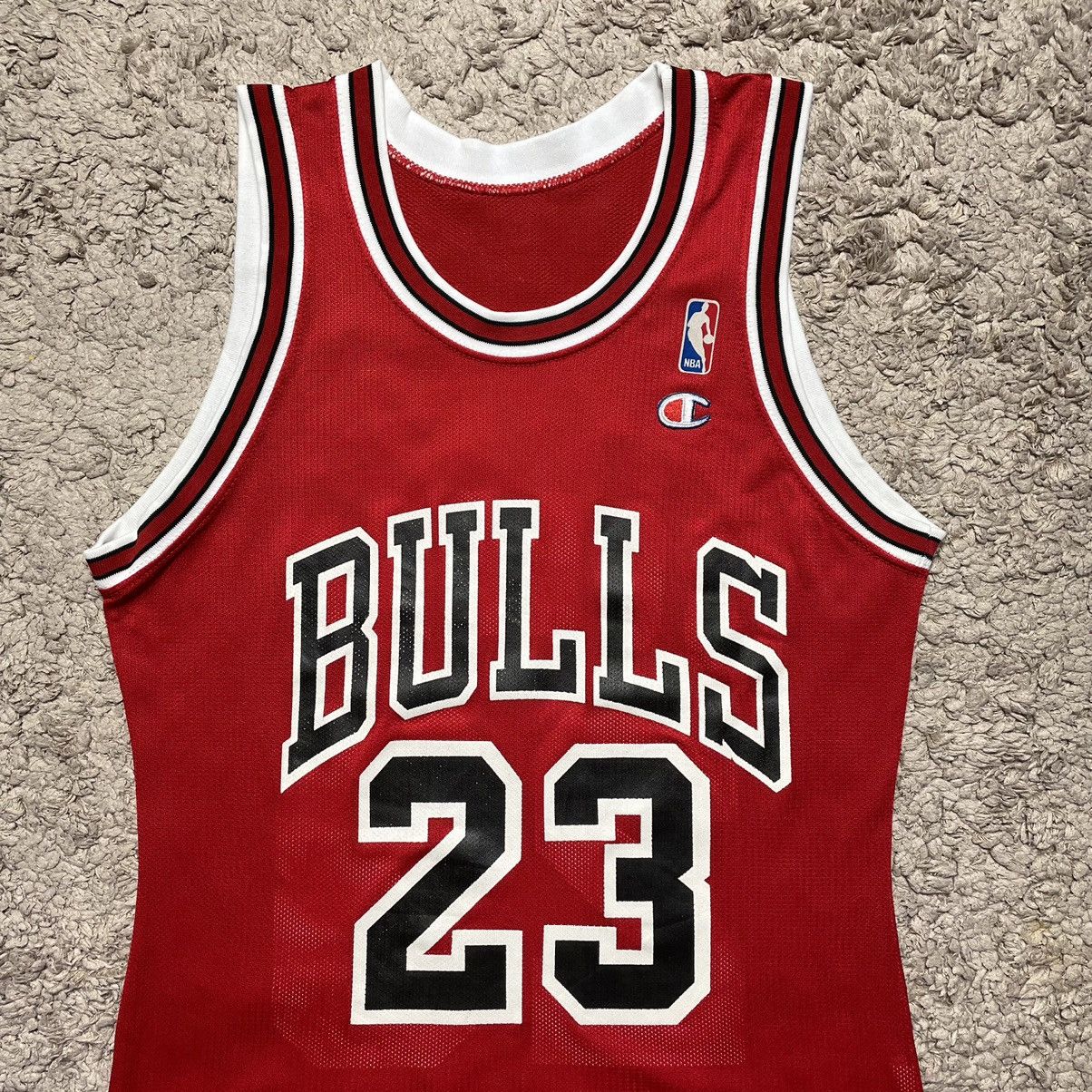 NBA × Vintage Vintage Champion Bulls Jordan 23 Jersey Size US S / EU 44-46 / 1 - 3 Thumbnail