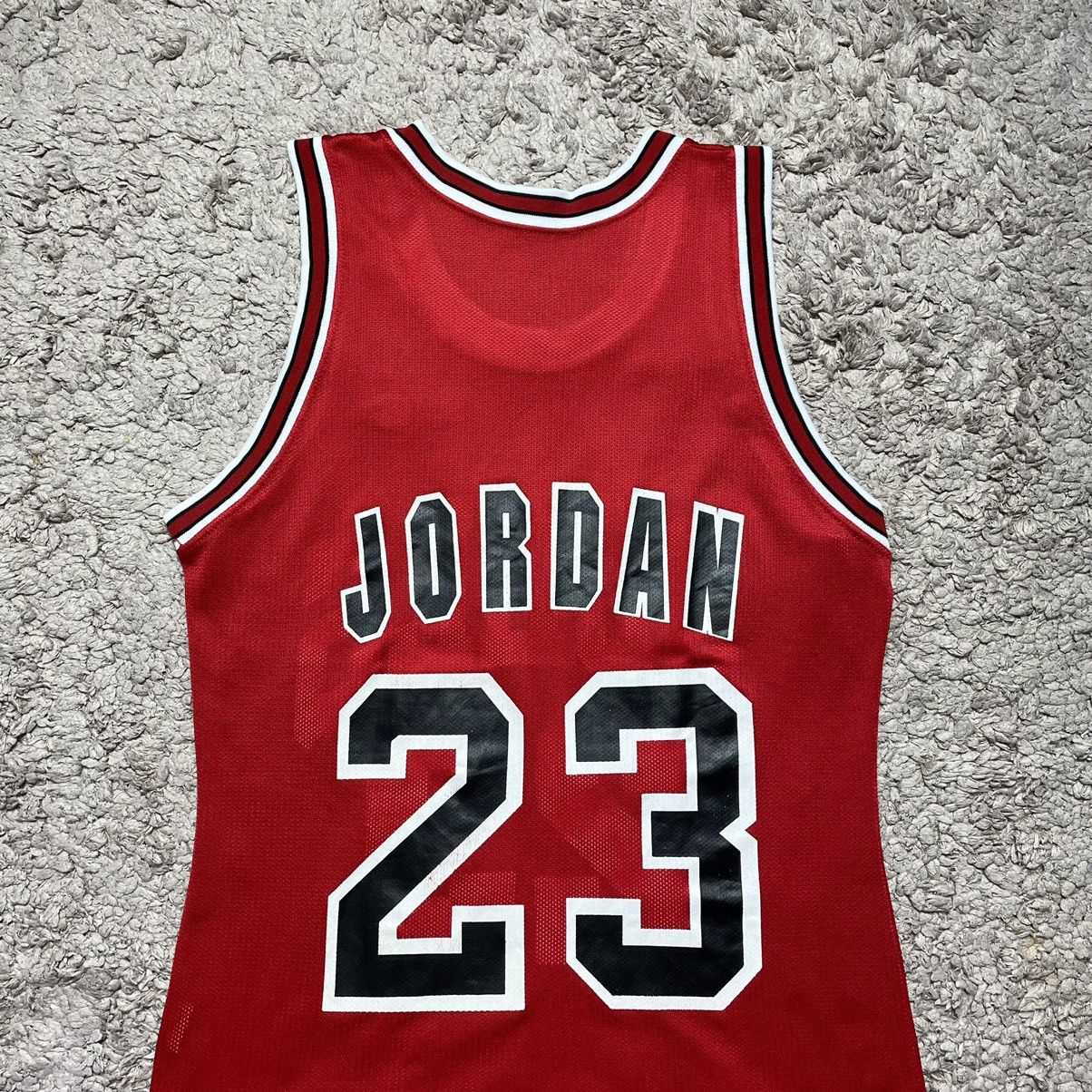 NBA × Vintage Vintage Champion Bulls Jordan 23 Jersey Size US S / EU 44-46 / 1 - 4 Thumbnail