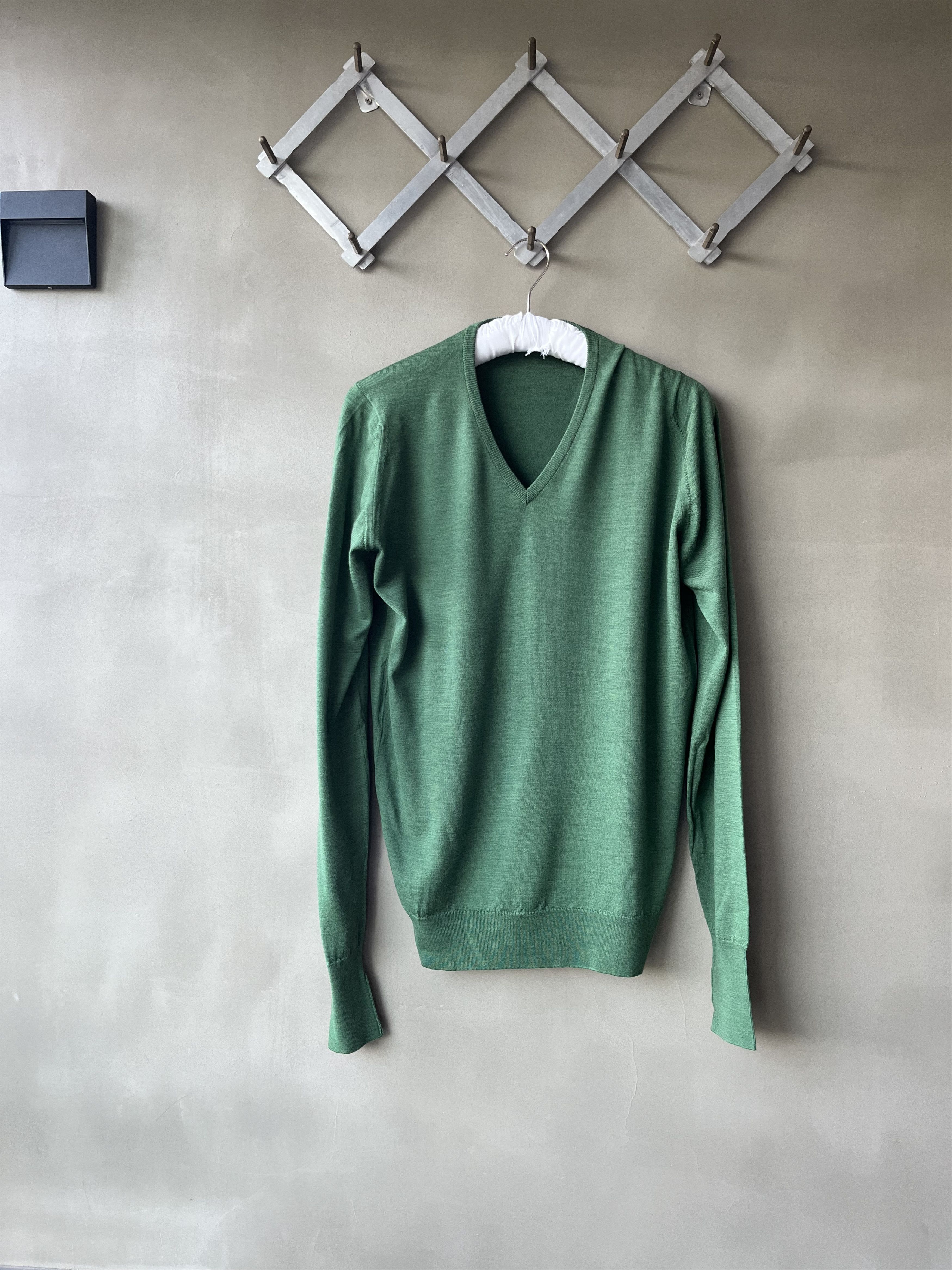 John Smedley England New Zealand Merino Wool Knit Sweater