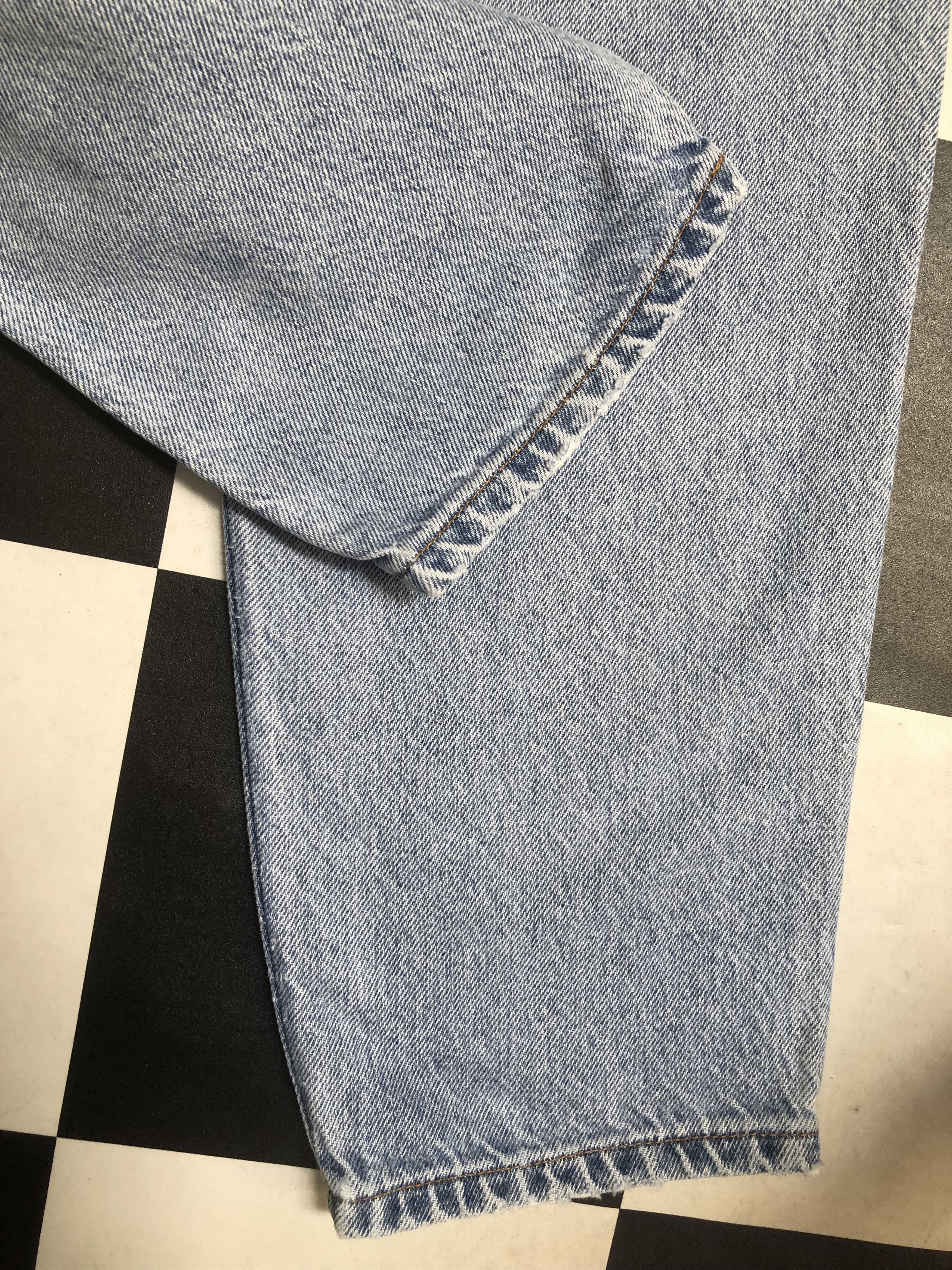 Levi's Vintage 90's Levi's 550 Faded Blue Jeans L596 Size US 32 / EU 48 - 9 Thumbnail
