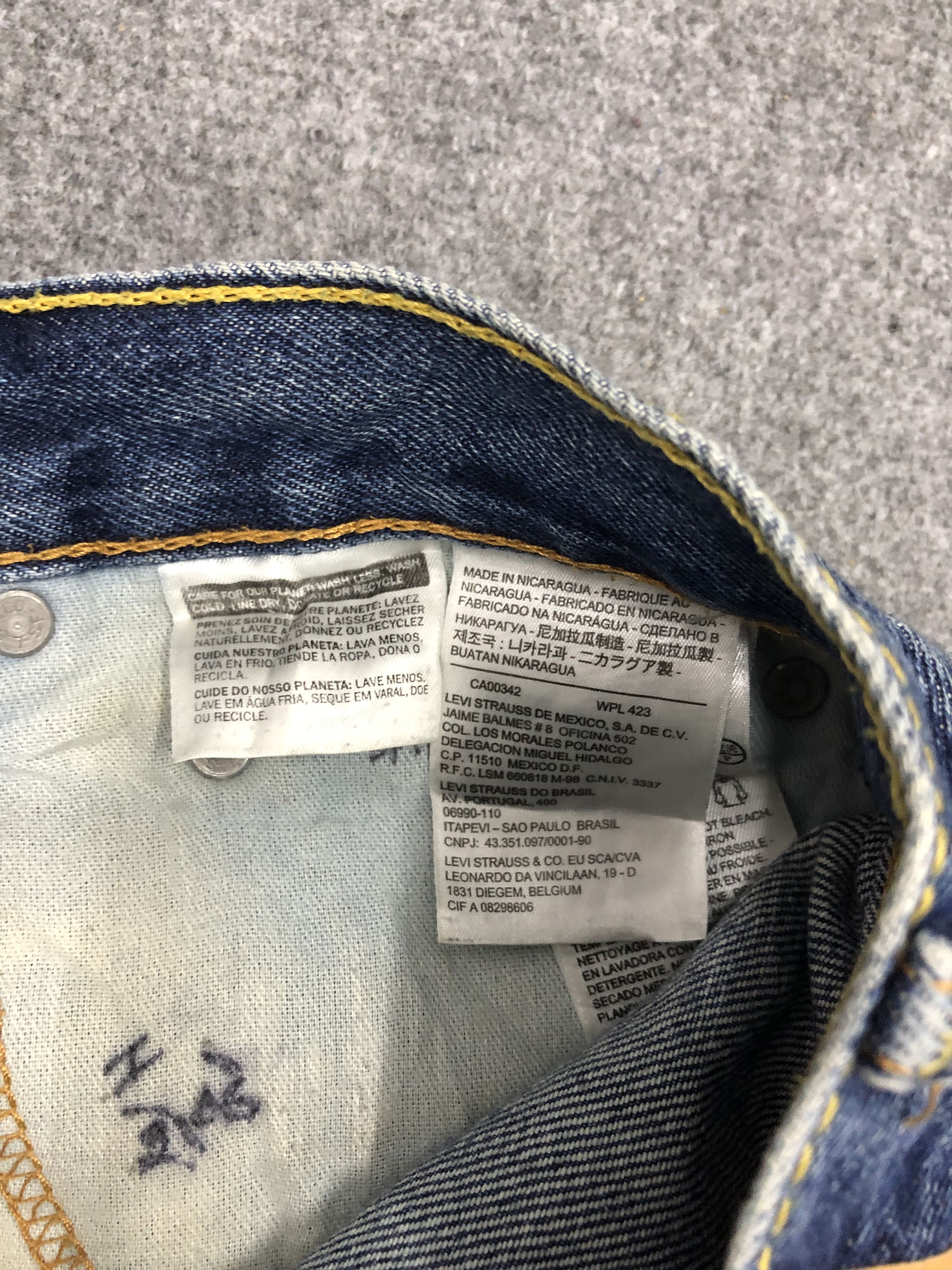 Levi's Vintage Levis 550 Jeans DP0945 Size US 35 - 6 Thumbnail