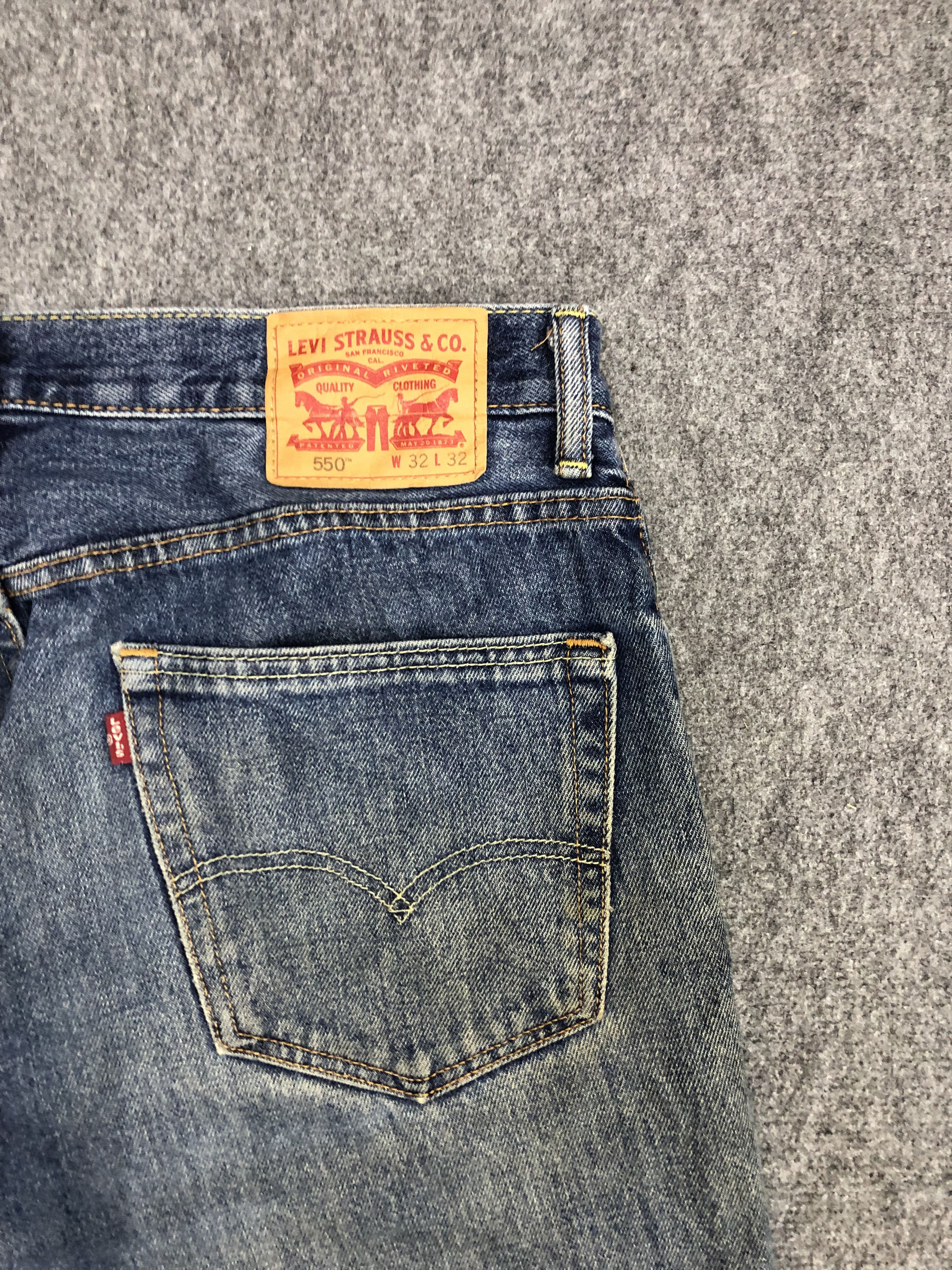 Levi's Vintage Levis 550 Jeans DP0945 Size US 35 - 12 Thumbnail