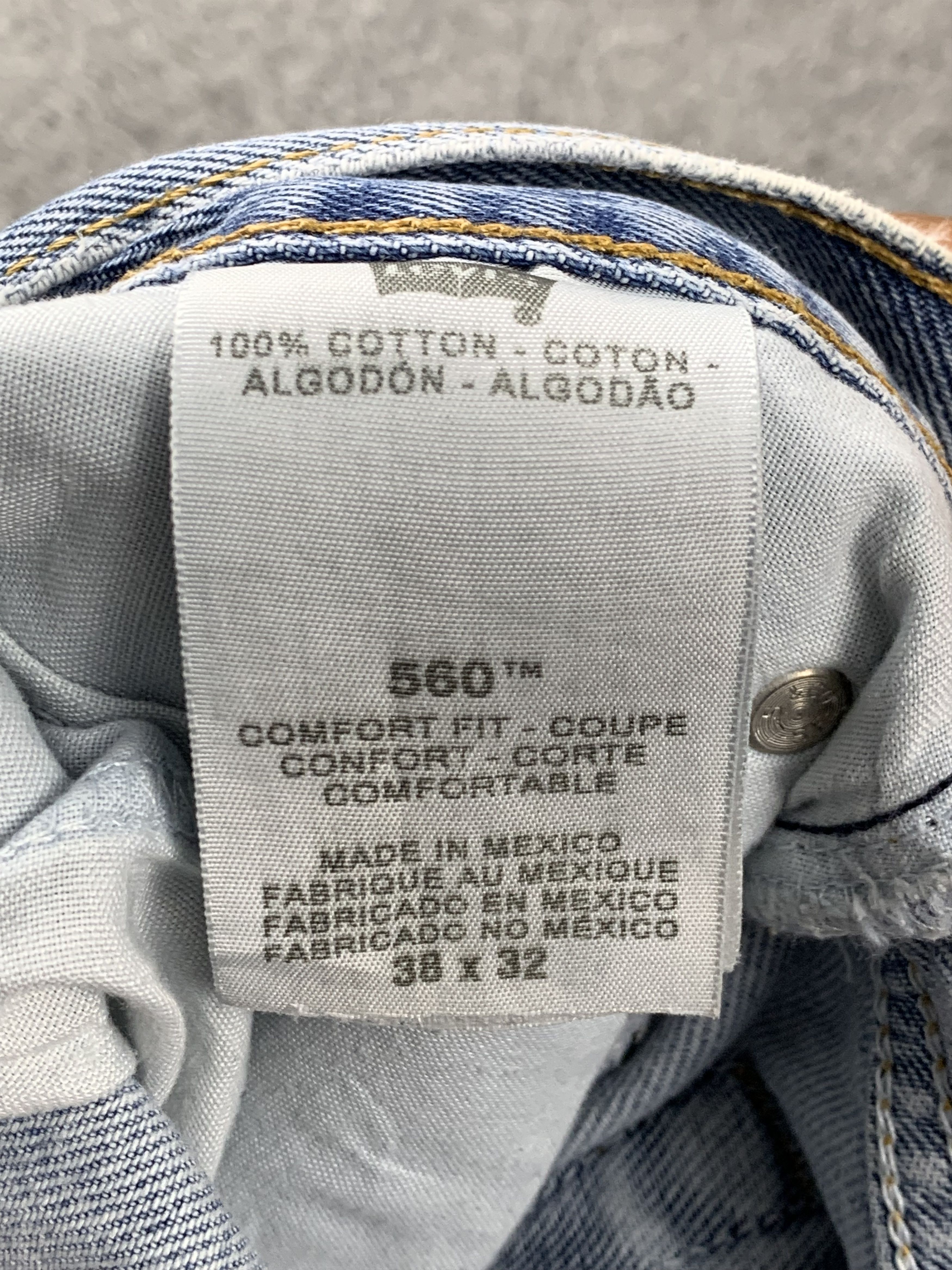 Levi's Vintage Levis 560 Light Wash Jeans DP2083 Size US 36 / EU 52 - 9 Thumbnail