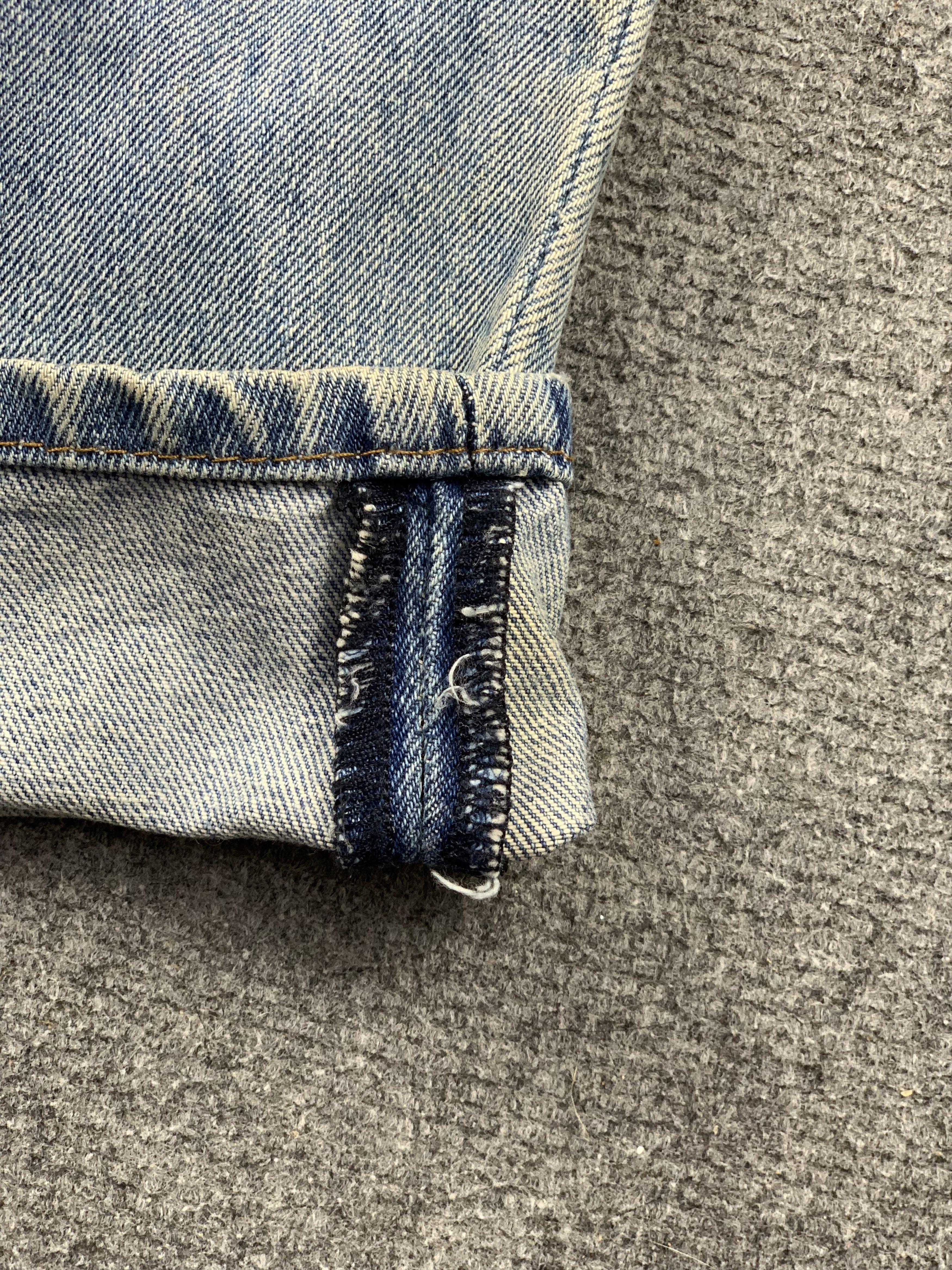 Levi's Vintage Levis 550 Light Wash Jeans DP2084 Size US 31 - 12 Thumbnail
