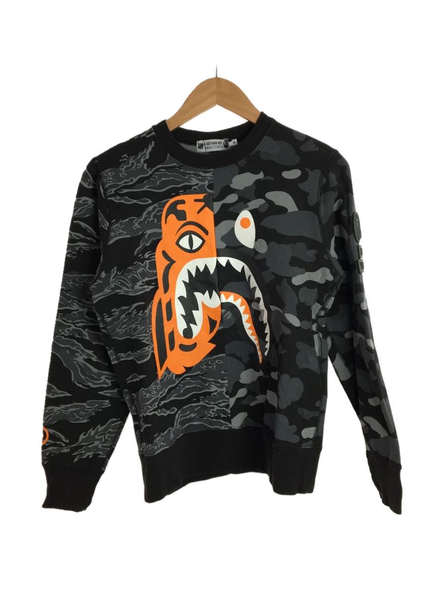 人気話題コラボ！Bape x Undefeated Tiger Shark Half Crewneck BAPE x Undefeated Tiger Shark Half Crewneck Black Men's