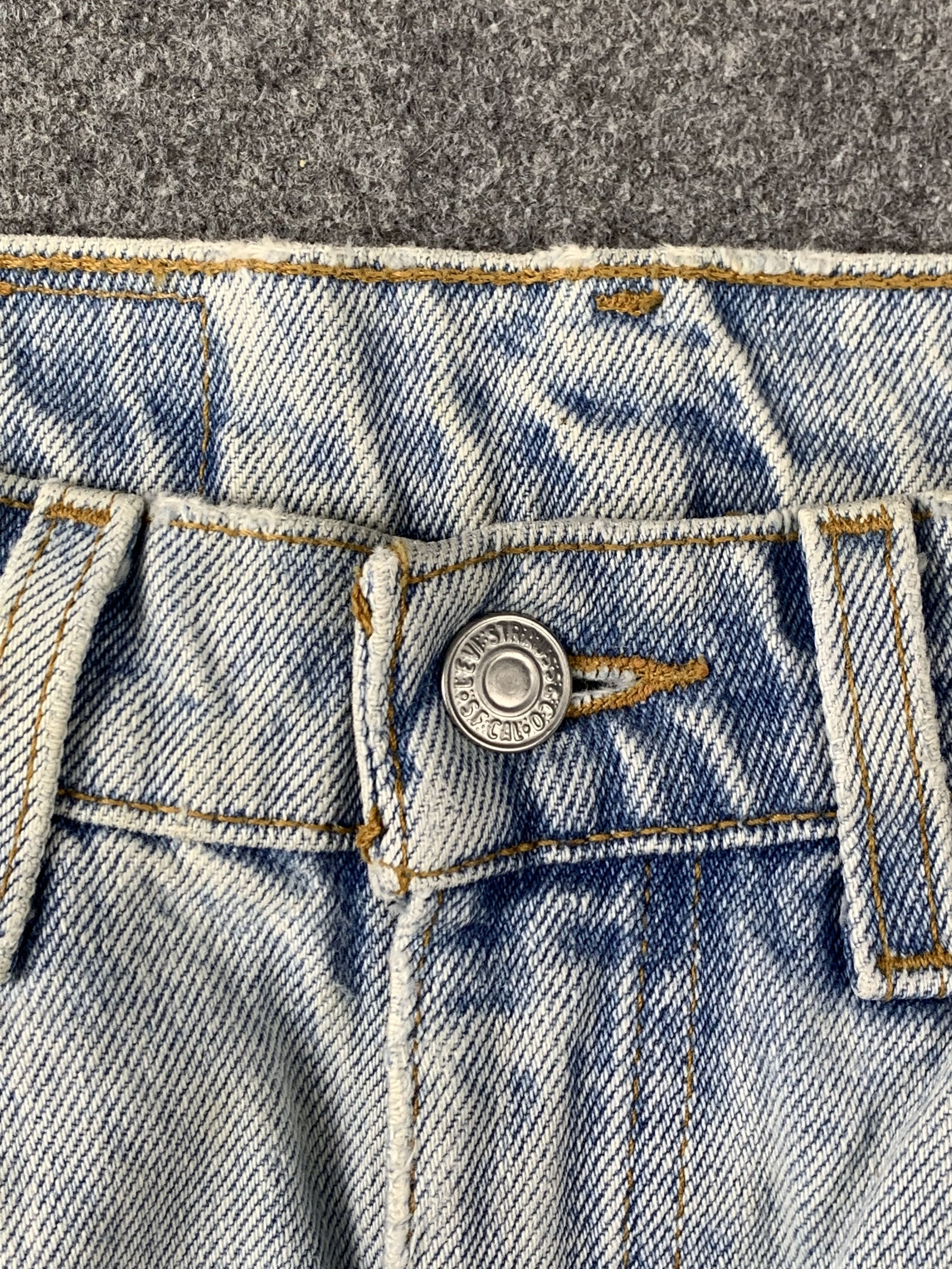 Levi's Vintage 90s Levis 505 Light Wash Jeans DP2089 Size US 30 / EU 46 - 13 Thumbnail