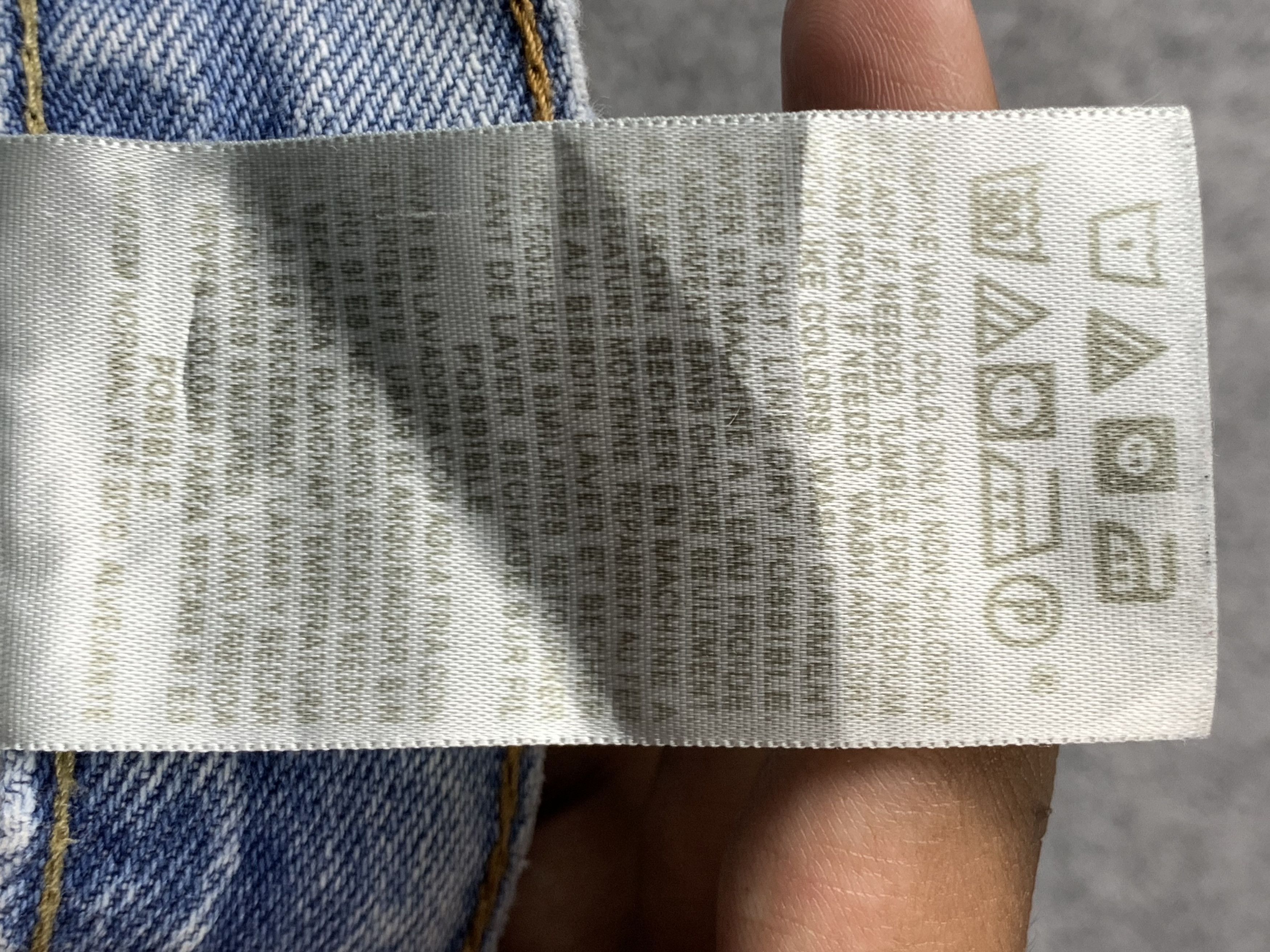 Levi's Vintage Levis 505 Light Wash Jeans DP2094 Size US 35 - 8 Thumbnail