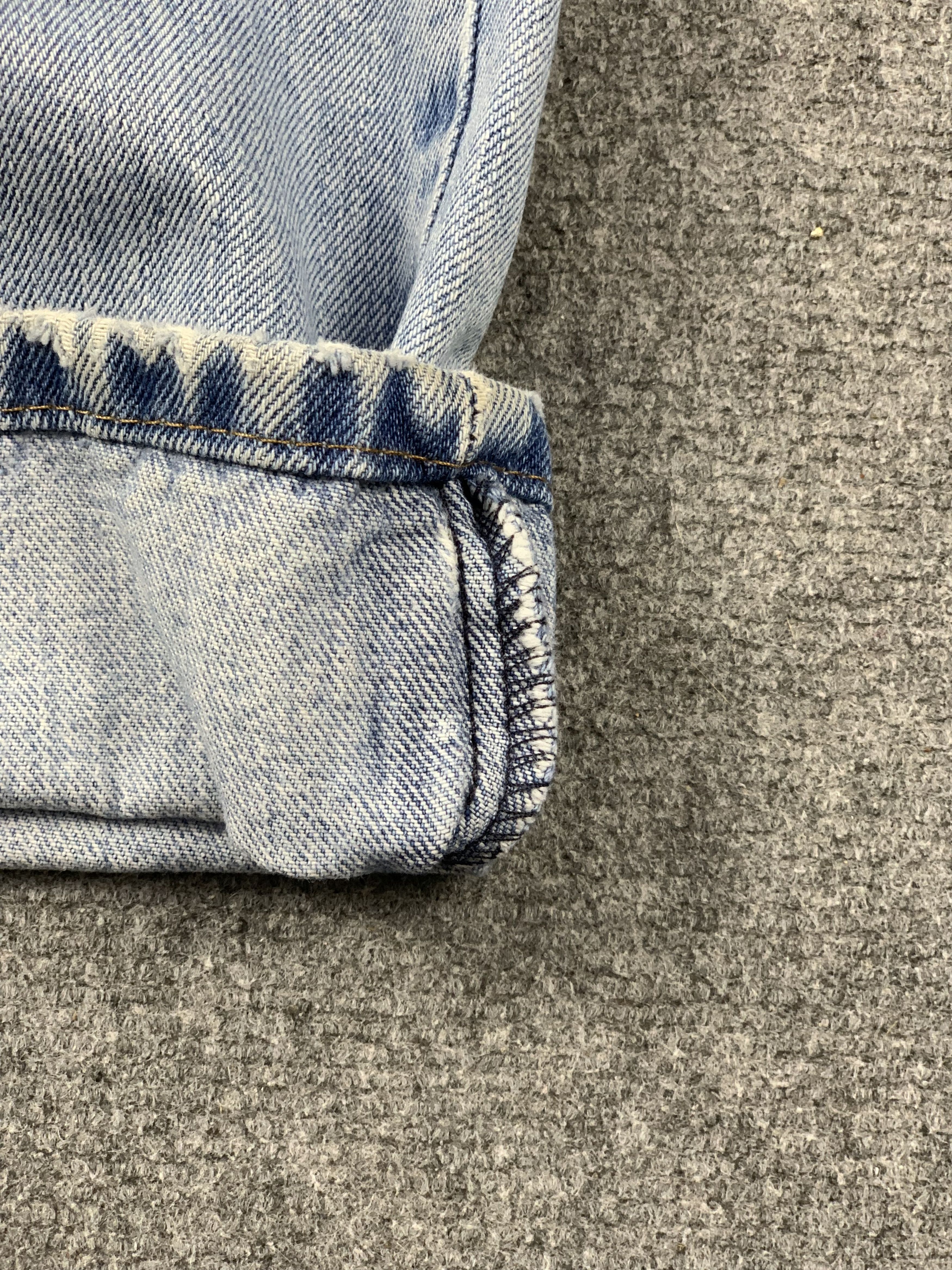 Levi's Vintage Levis 505 Light Wash Jeans DP2094 Size US 35 - 12 Thumbnail
