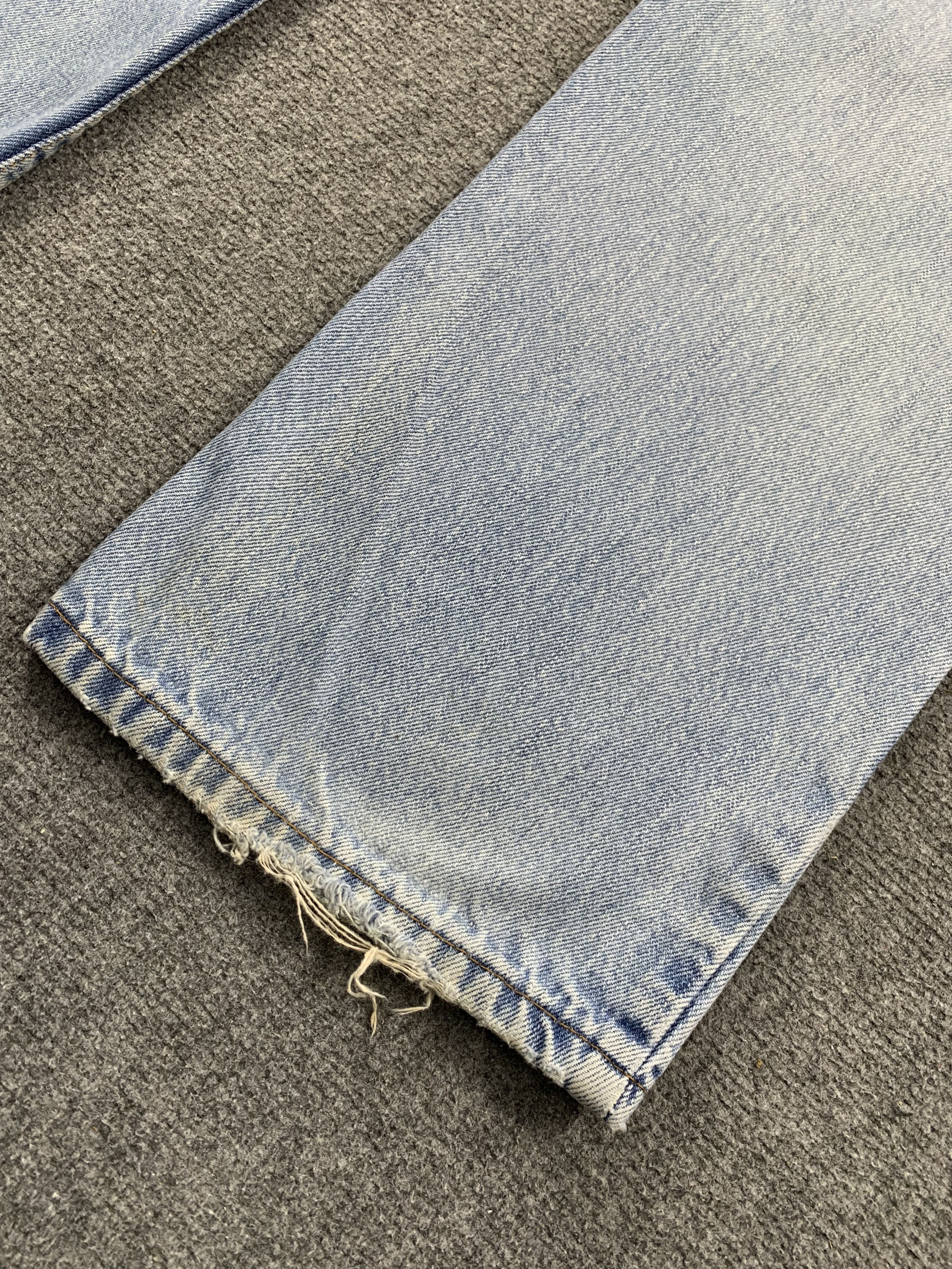 Levi's Vintage Levis 505 Light Wash Jeans DP2094 Size US 35 - 16 Thumbnail