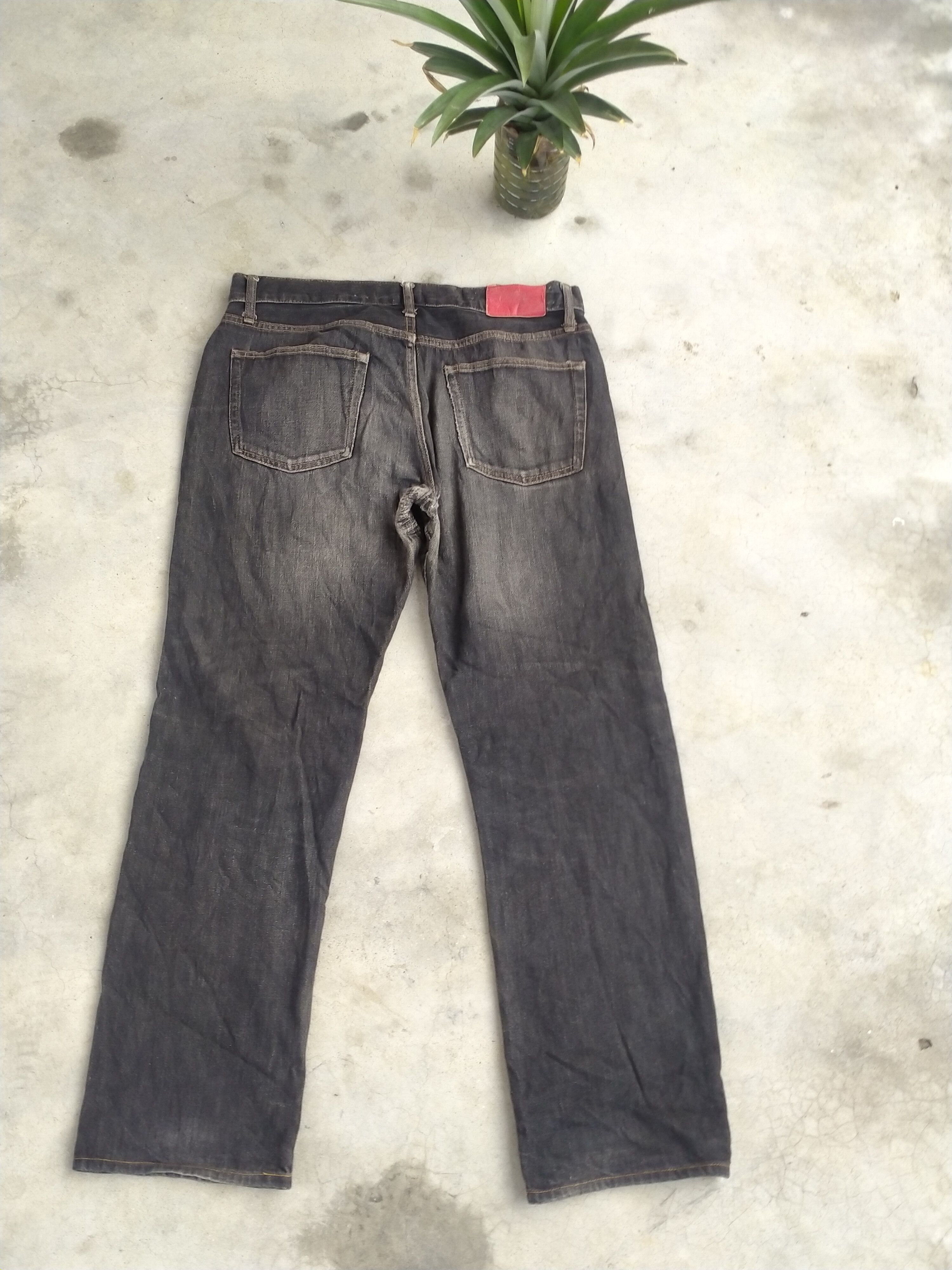 Uniqlo DISTRESSED UNIQLO PREMIUM SELVEDGE DENIM Size US 33 - 9 Thumbnail
