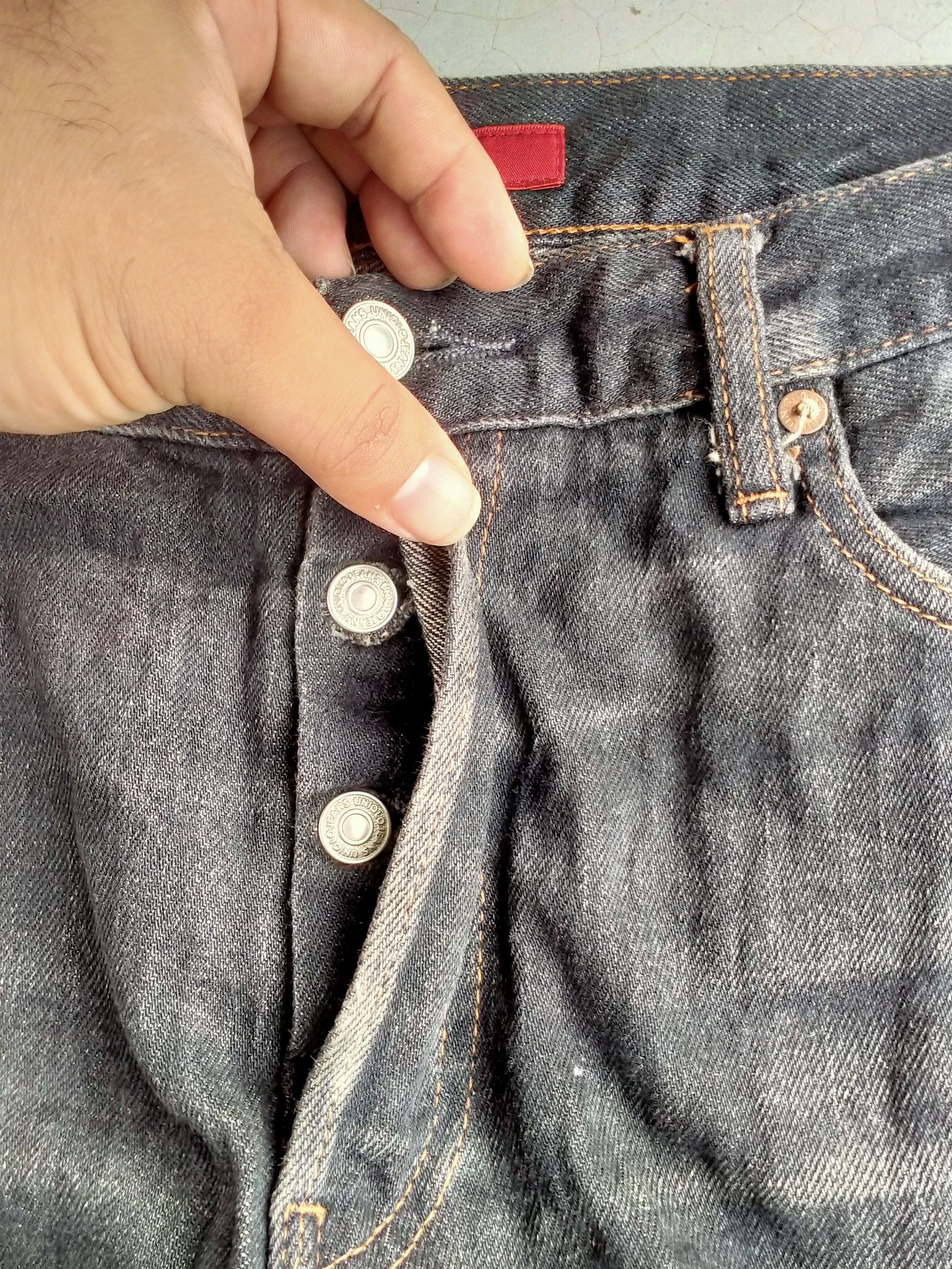 Uniqlo DISTRESSED UNIQLO PREMIUM SELVEDGE DENIM Size US 33 - 5 Thumbnail