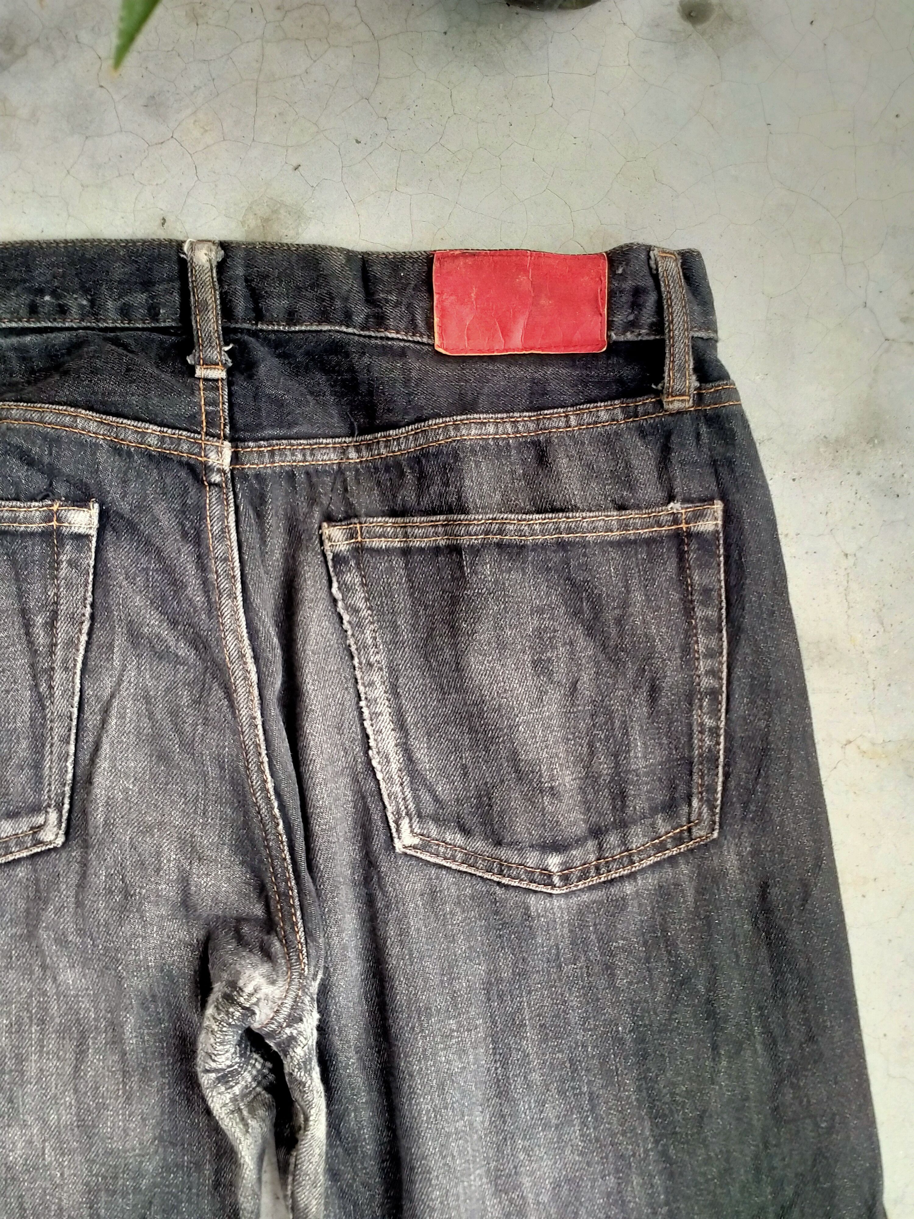 Uniqlo DISTRESSED UNIQLO PREMIUM SELVEDGE DENIM Size US 33 - 8 Thumbnail