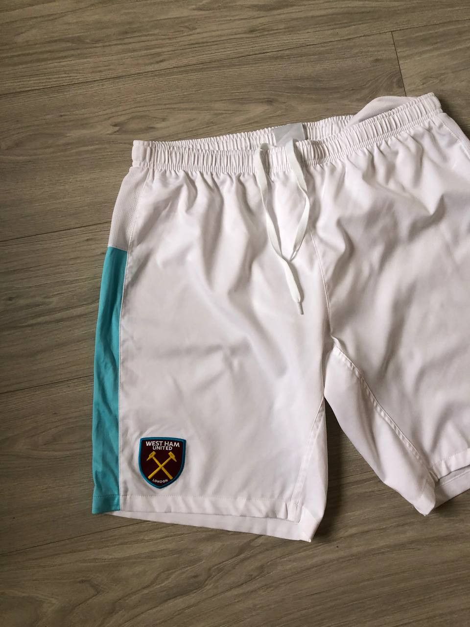 Other WEST HAM UNITED FOOTBALL SHORTS UMBRO Size US 38 / EU 54 - 2 Thumbnail