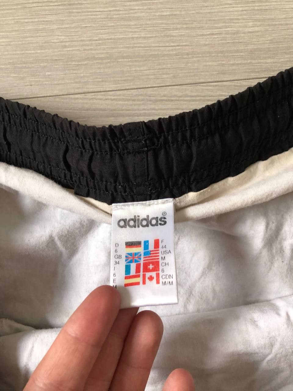 Adidas × Vintage Vintage Shorts Adidas Size US 34 / EU 50 - 4 Thumbnail