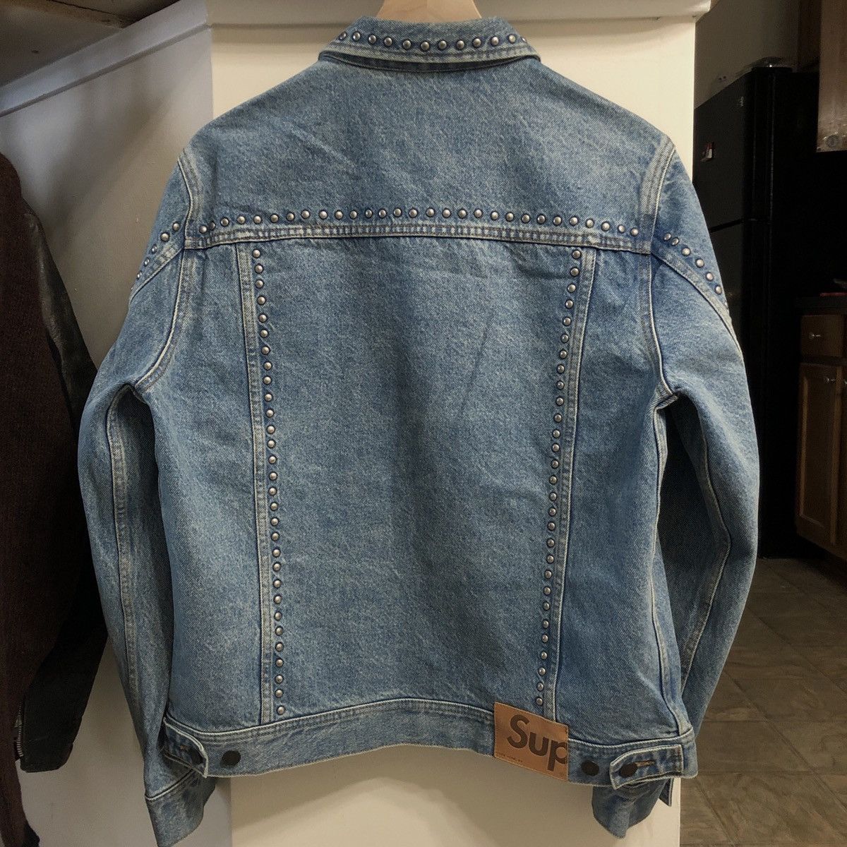 [即完売品]17ss Supreme Denim Jacket Mサイズ Supreme Studded Denim Trucker Jacket (SS17) - $228